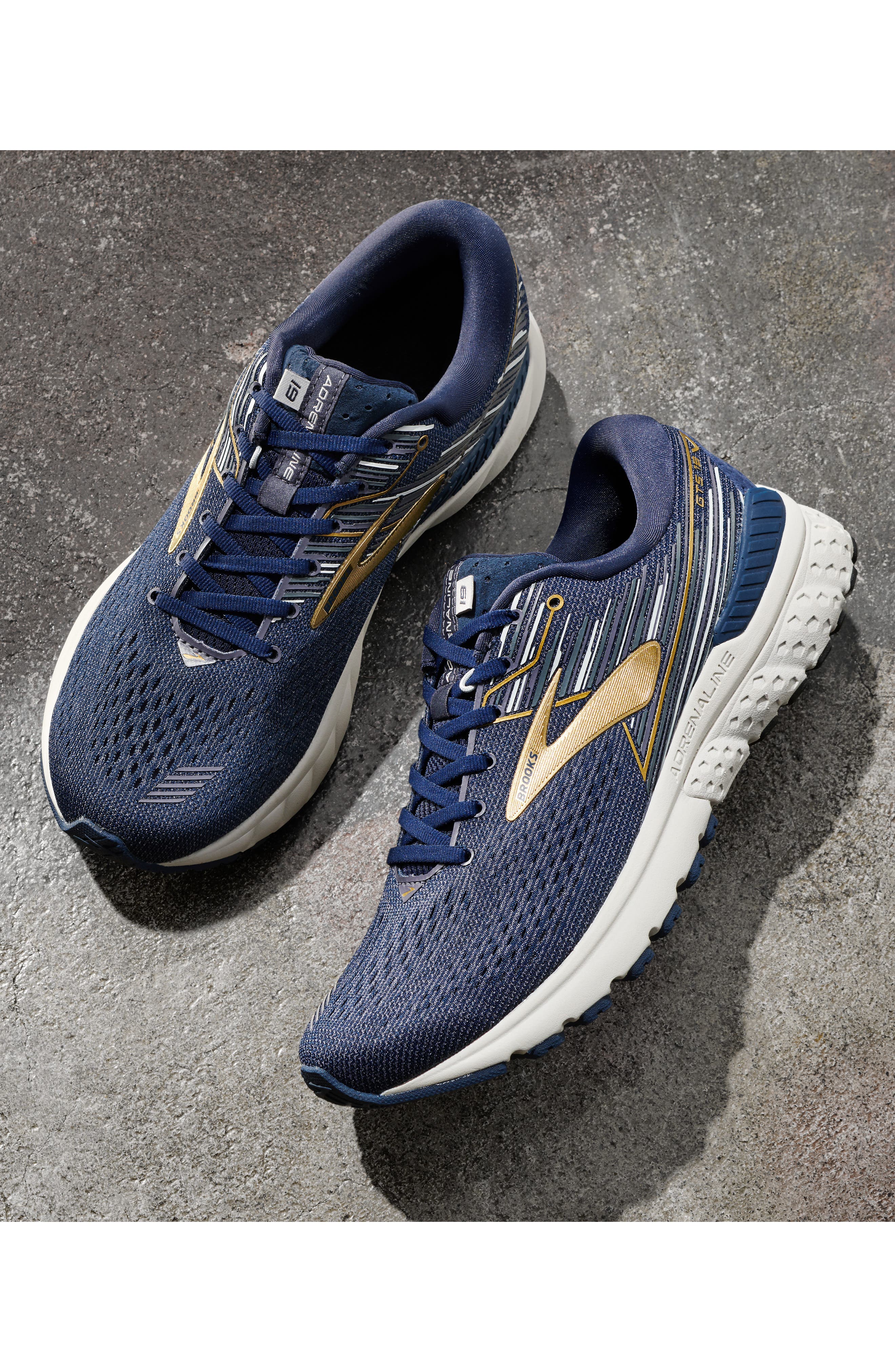 Brooks Adrenaline GTS 19 Running Shoe, Alternate, color, 