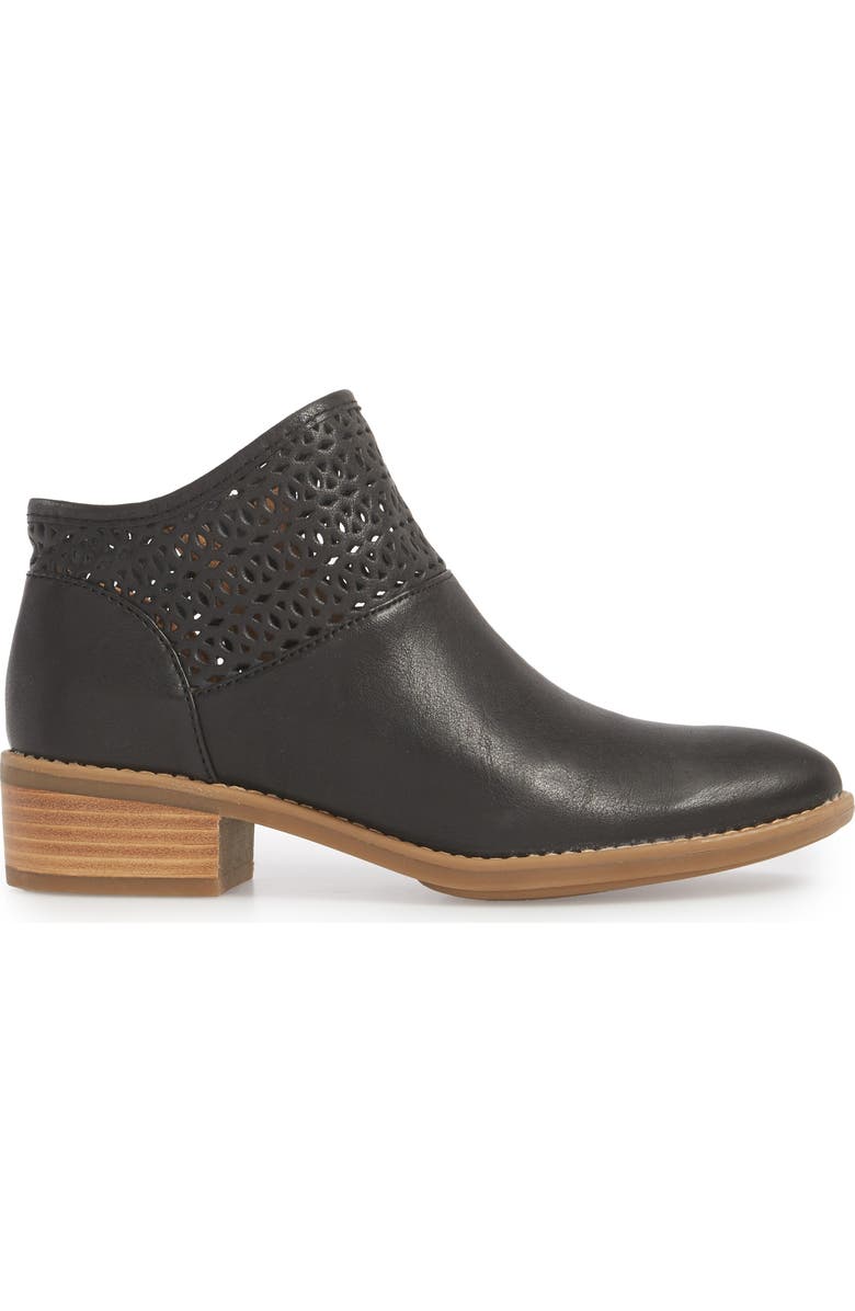 Comfortiva Caileen Bootie, Alternate, color,