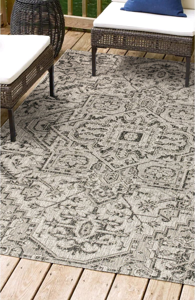 JONATHAN Y Estrella Bohemian Medallion Textured Weave Indoor/Outdoor Area Rug, Alternate, color, Black/Gray