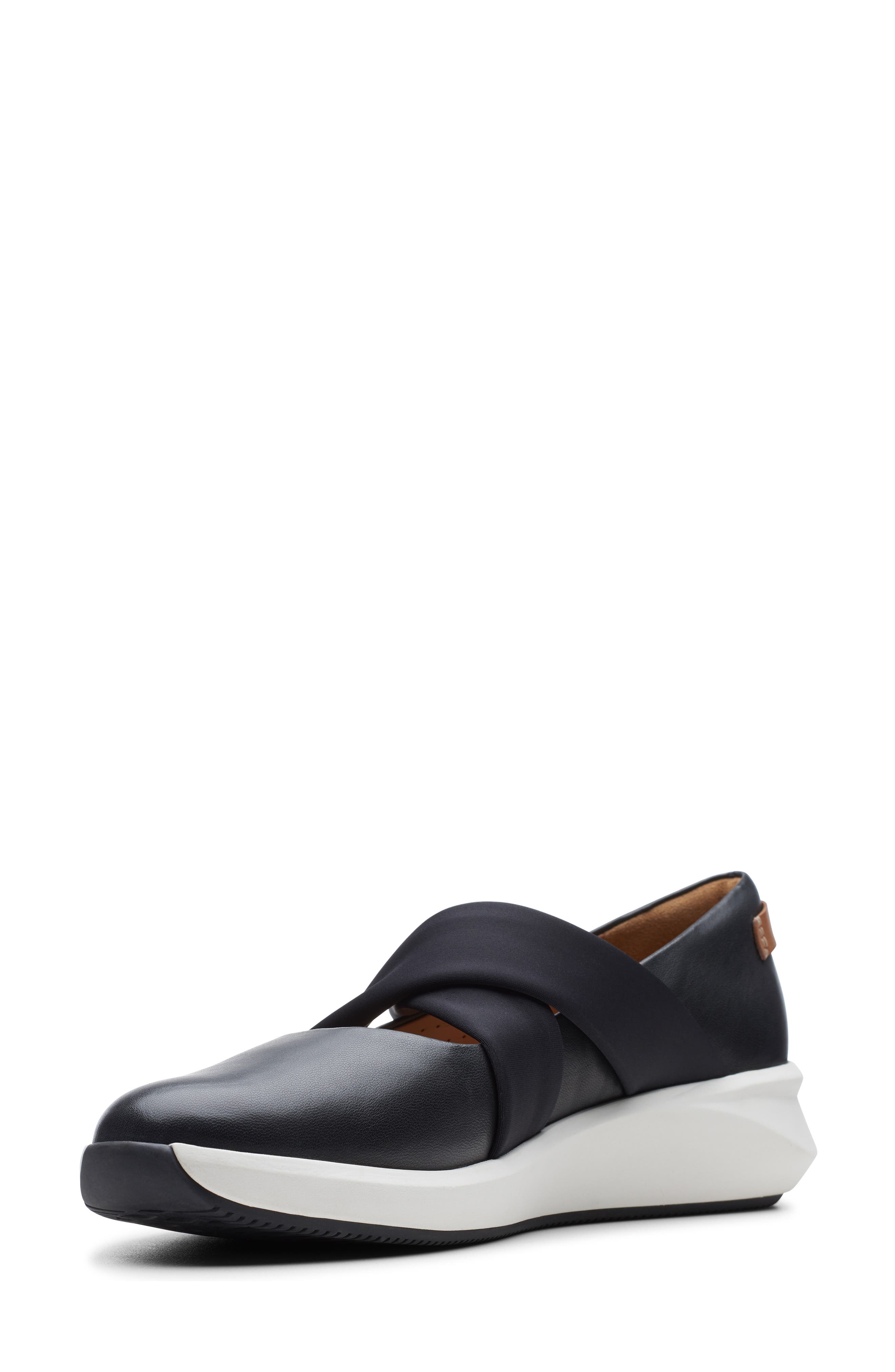 Clarks<sup>®</sup> Un Rio Cross Sneaker, Alternate, color, 