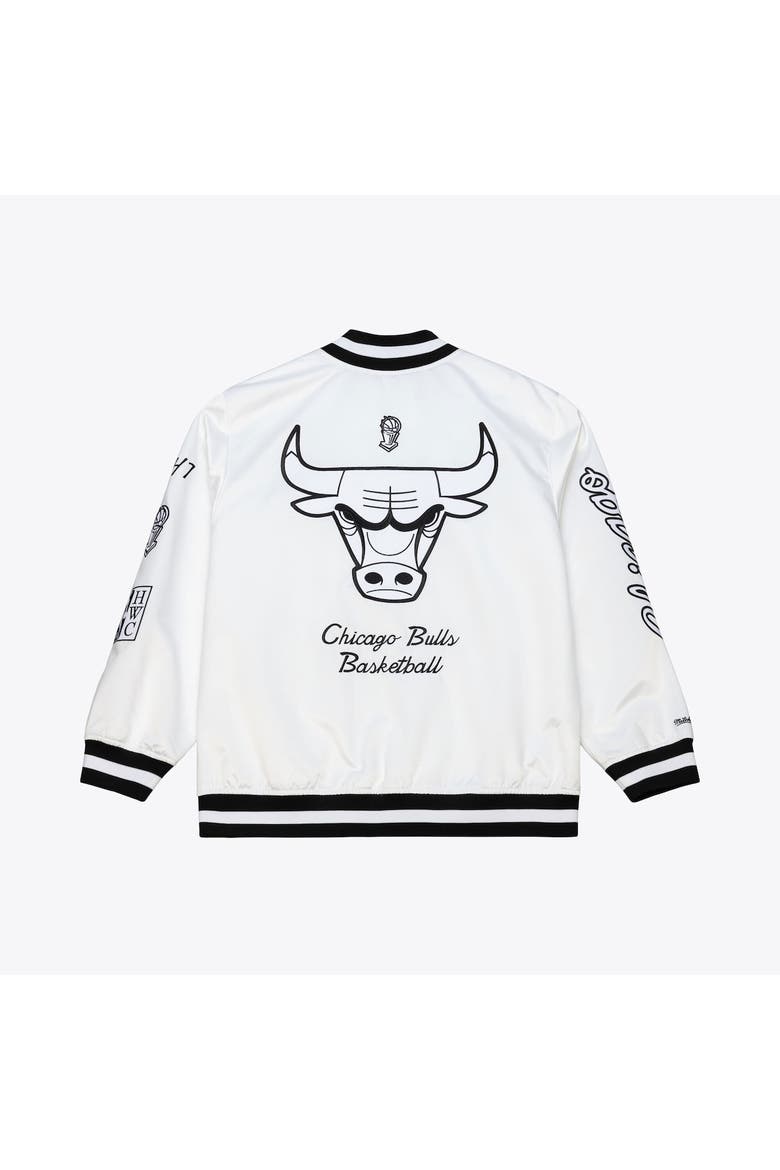 Men's Mitchell & Ness  White Chicago Bulls Arctic Lightweight Full-Snap Satin Jacket, Alternate, color, White