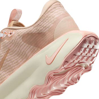 Motiva Walking Shoe