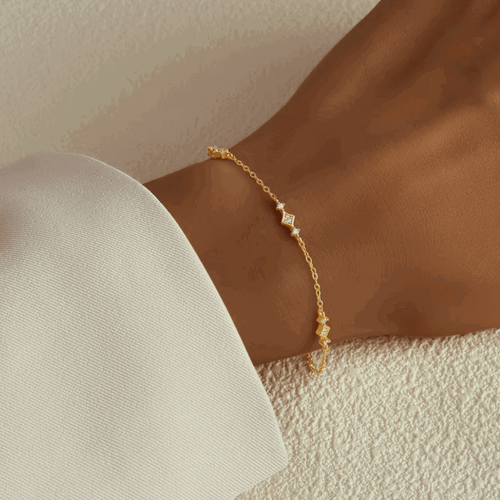 Hollywood Sensation Belissa Dainty Chain Link Bracelet With Cubic Zirconia Accents In Gold
