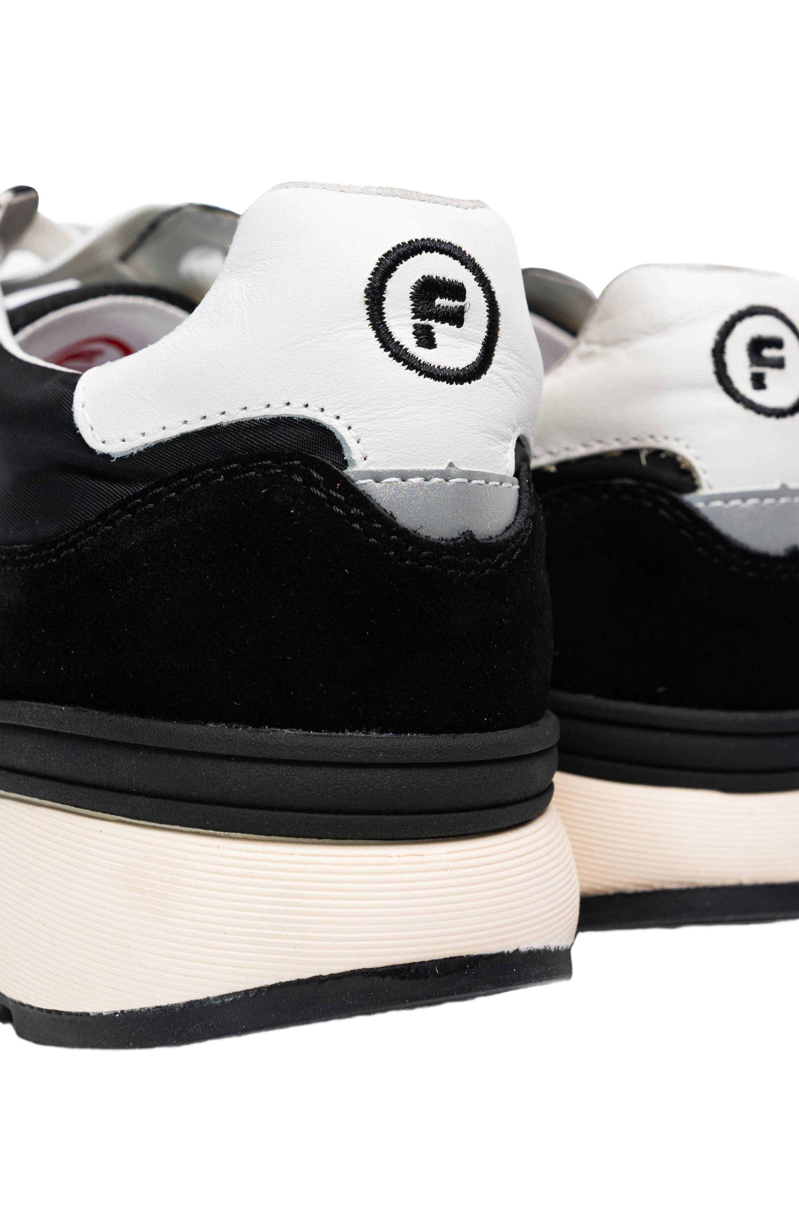 Freshy Modern Runner Sneaker, Alternate, color, Black