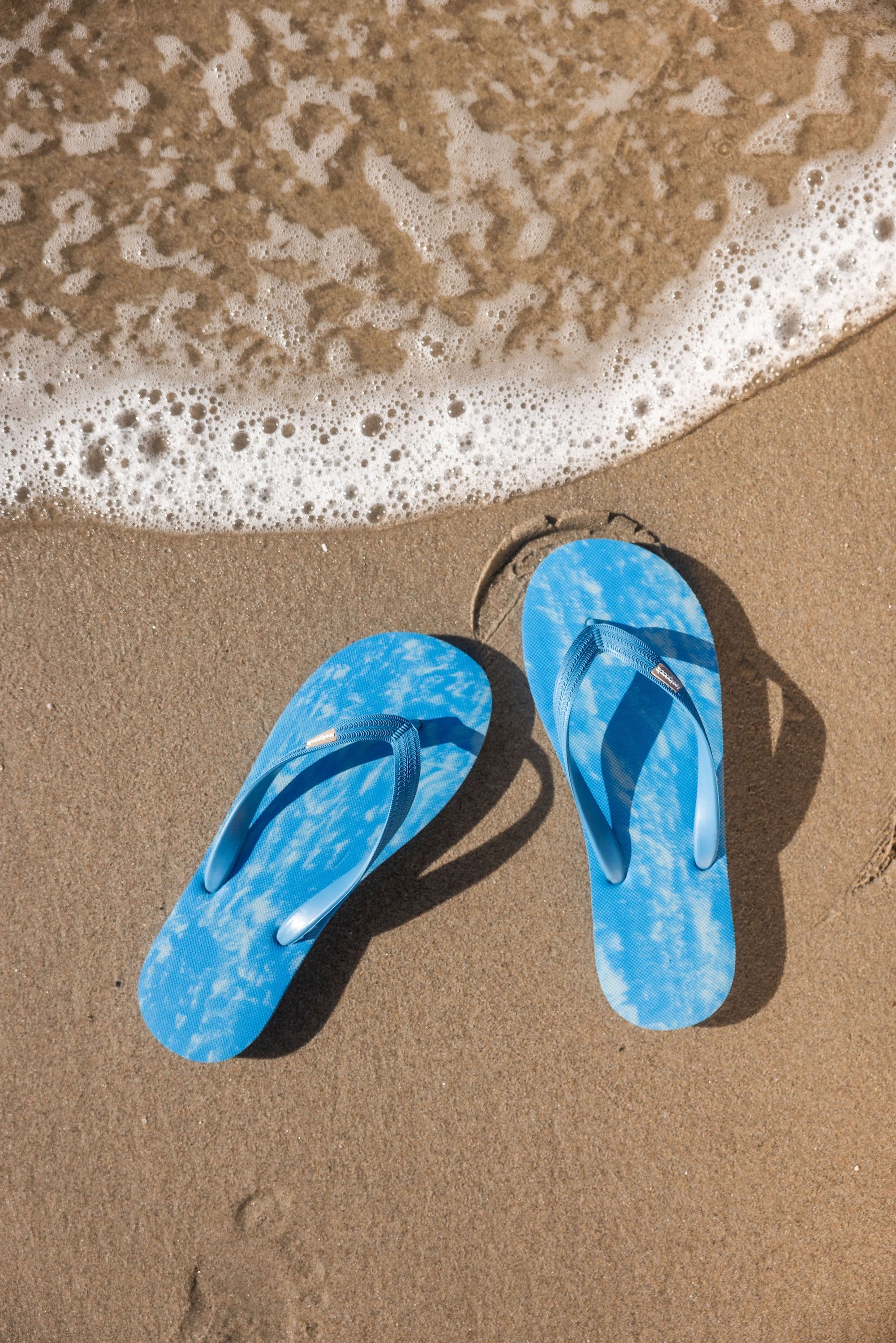 Feelgoodz Men’s Classicz Remix Natural Rubber Flip-Flop Thong Sandals, Alternate, color, Marlin