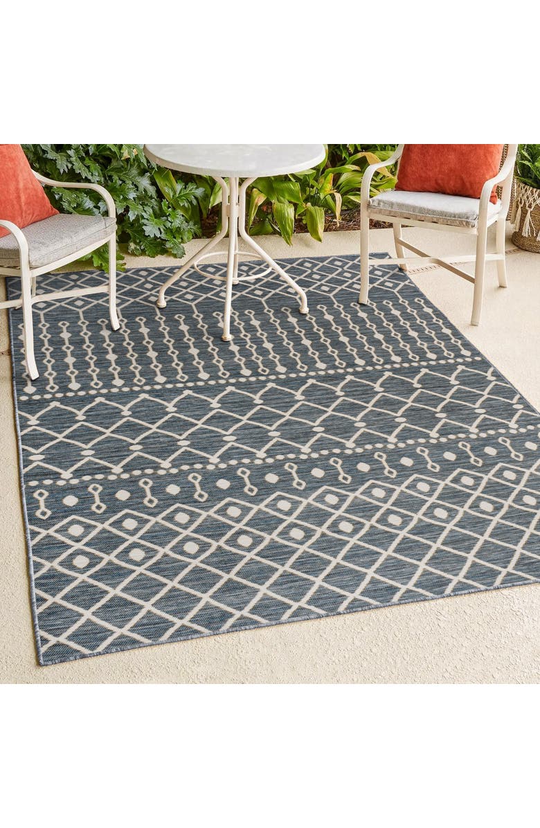 JONATHAN Y Arielle Mid-Century Modern Curve Stripe Reversible Machine-Washable Indoor/Outdoor Area Rug, Alternate, color, Navy/Cream