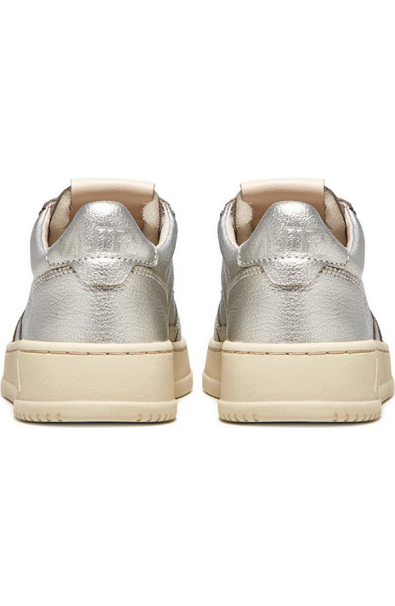 AUTRY Medalist Low Sneaker, Alternate, color, Silver