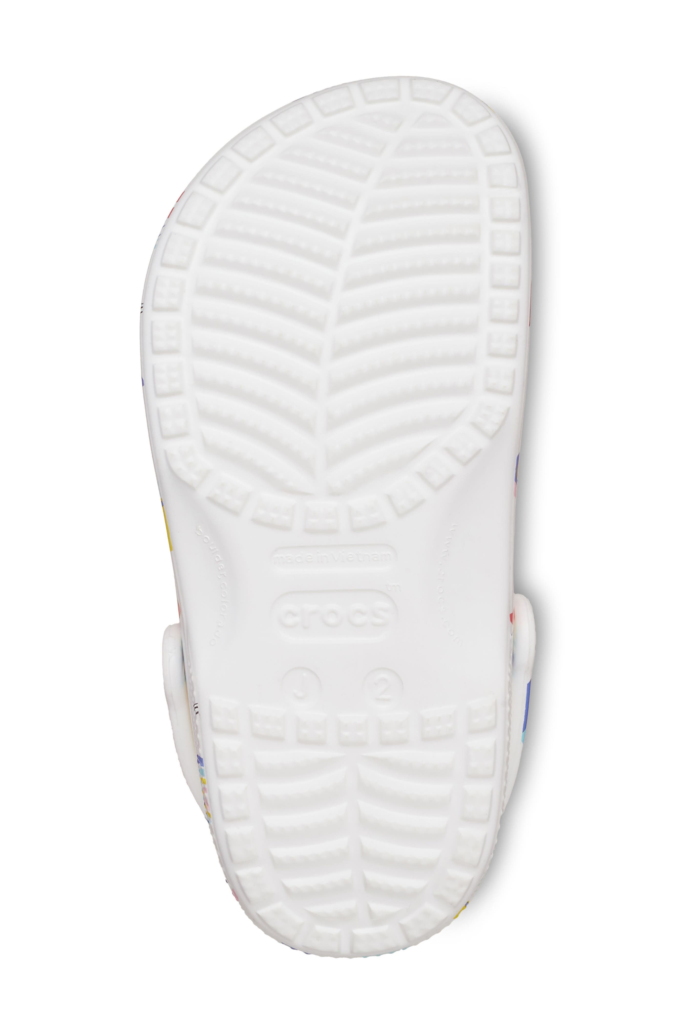 CROCS Kids' Classic Doodle Print Clog, Alternate, color, 