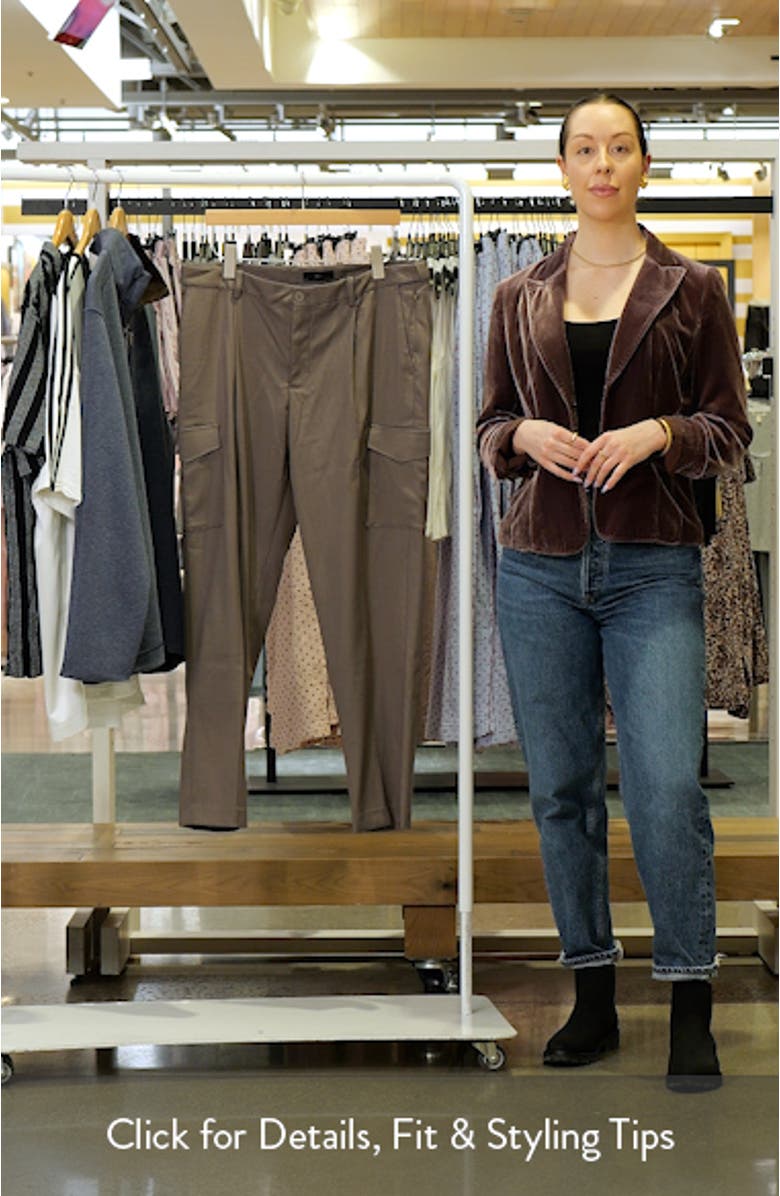 Slim Fit Thermolite<sup>®</sup> Pleated Cargo Pants, sales video thumbnail