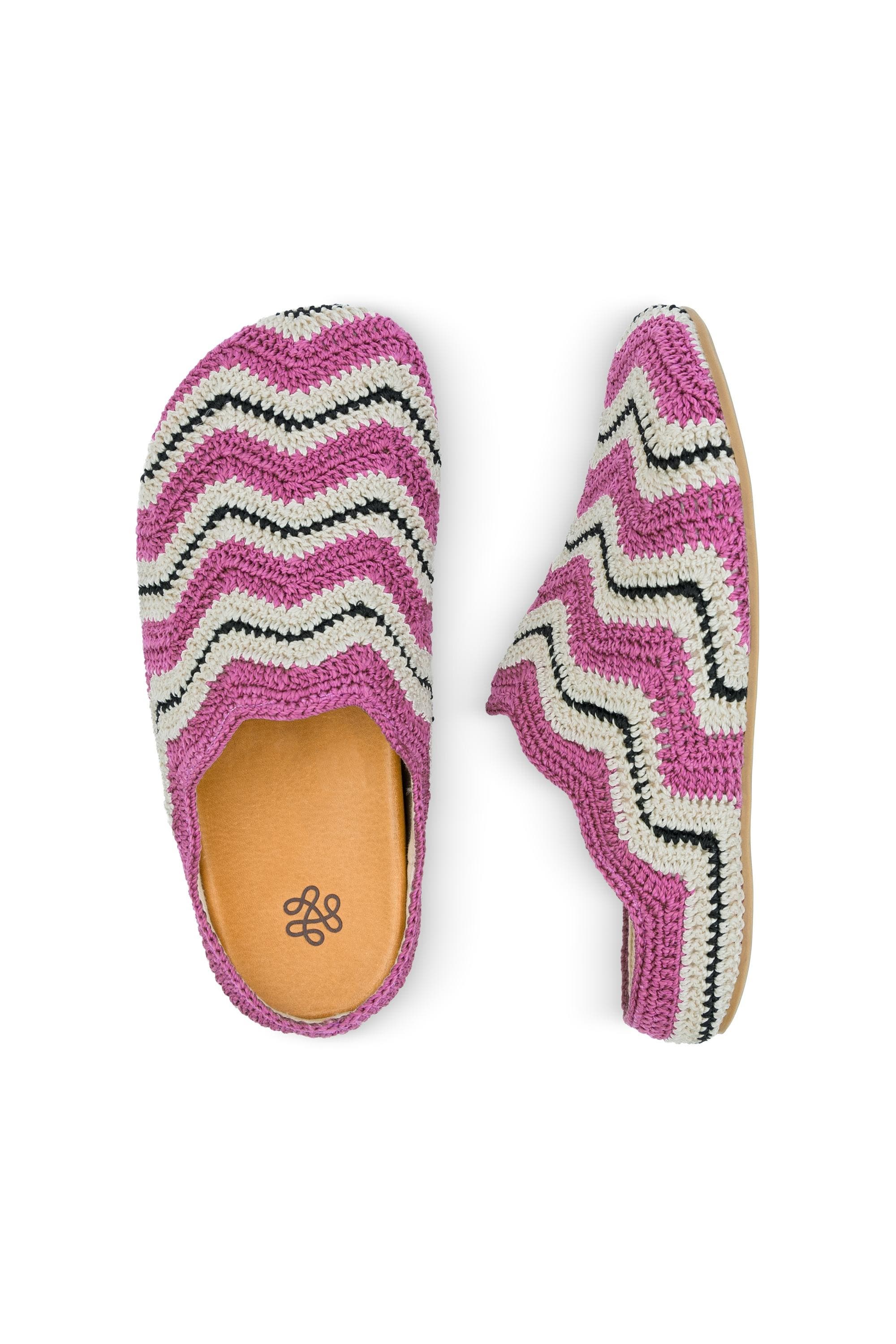 Bolinas Crochet Ripple Clog, Alternate, color, Fuchsia Ripple