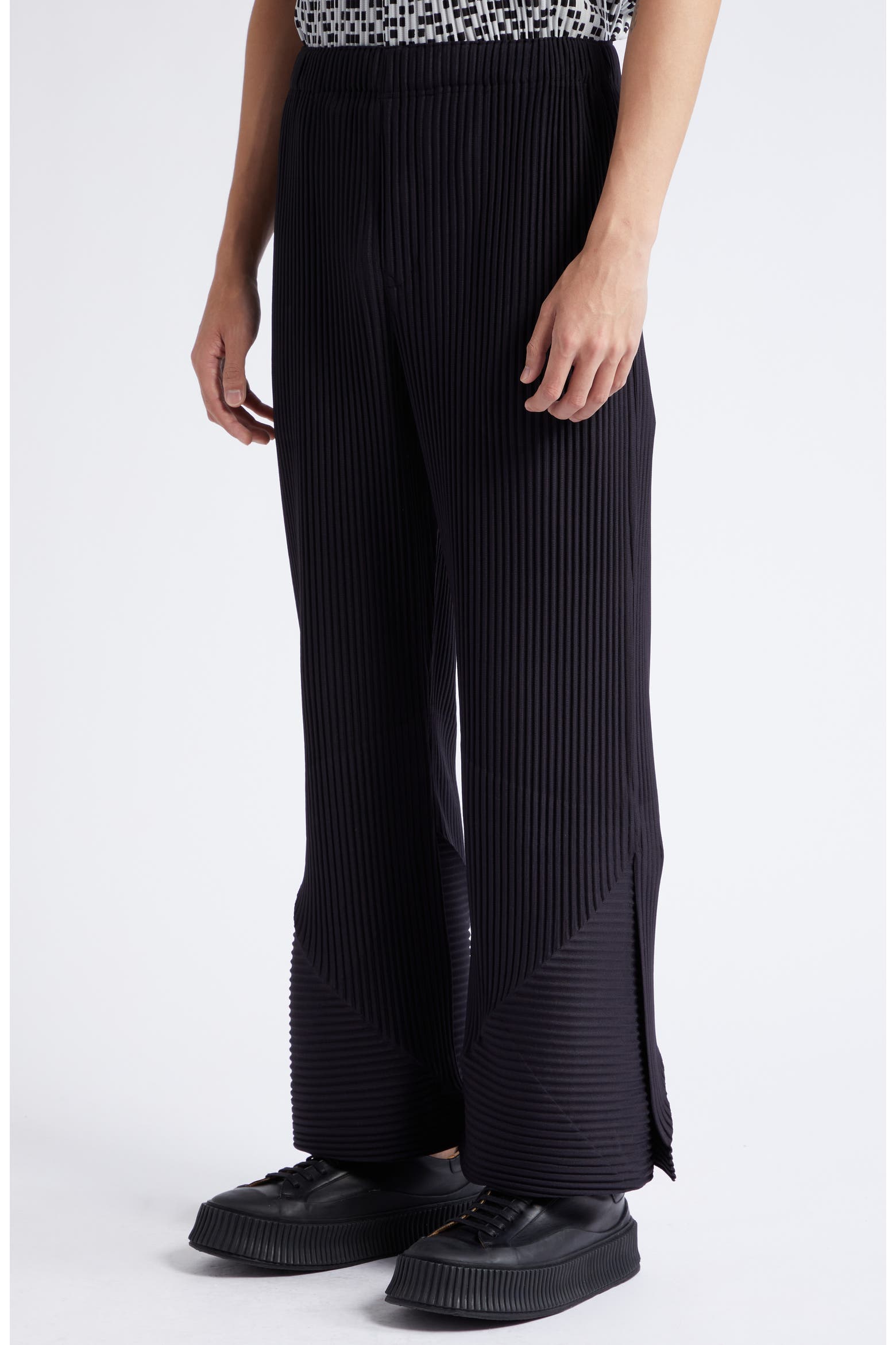 Setem Texture Homme Plissé Issey Miyake Stem Pleated Flare Leg Pants (Men) | Nordstrom