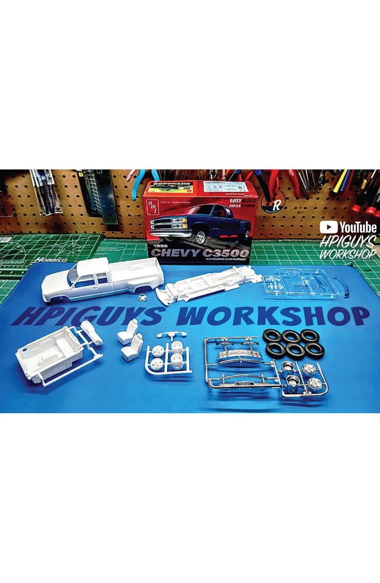 AMT 1996 Chevrolet C3500 Dually Pickup 1 to 25 Scale Model Kit, Alternate, color, Multicolored