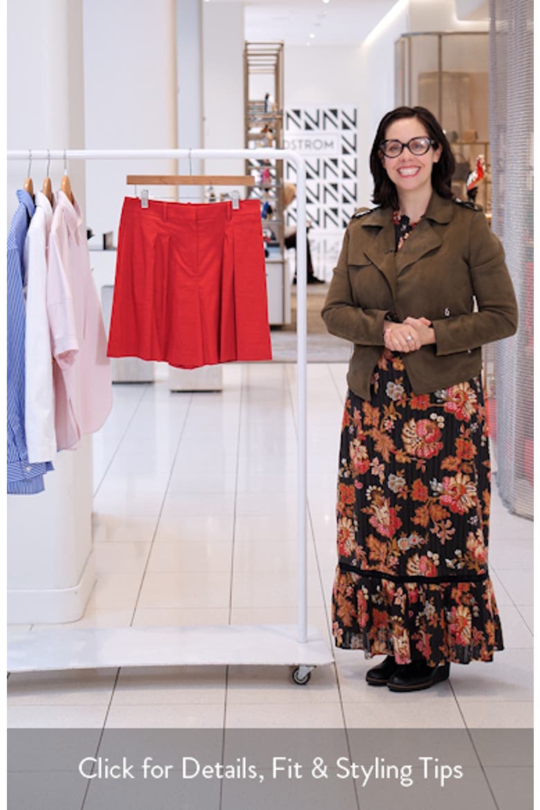 Pleated Linen Blend Shorts video