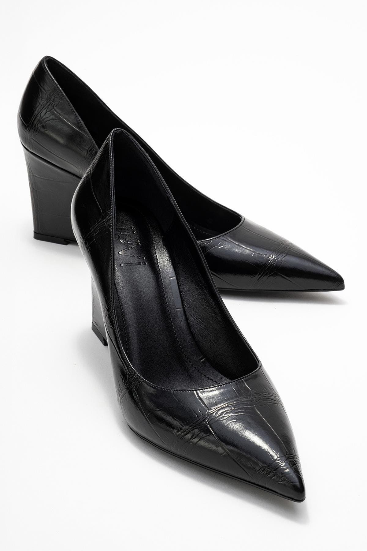 Prologue Shoes Puera Pointed Toe Wedge Pump, Alternate, color, Black Printed