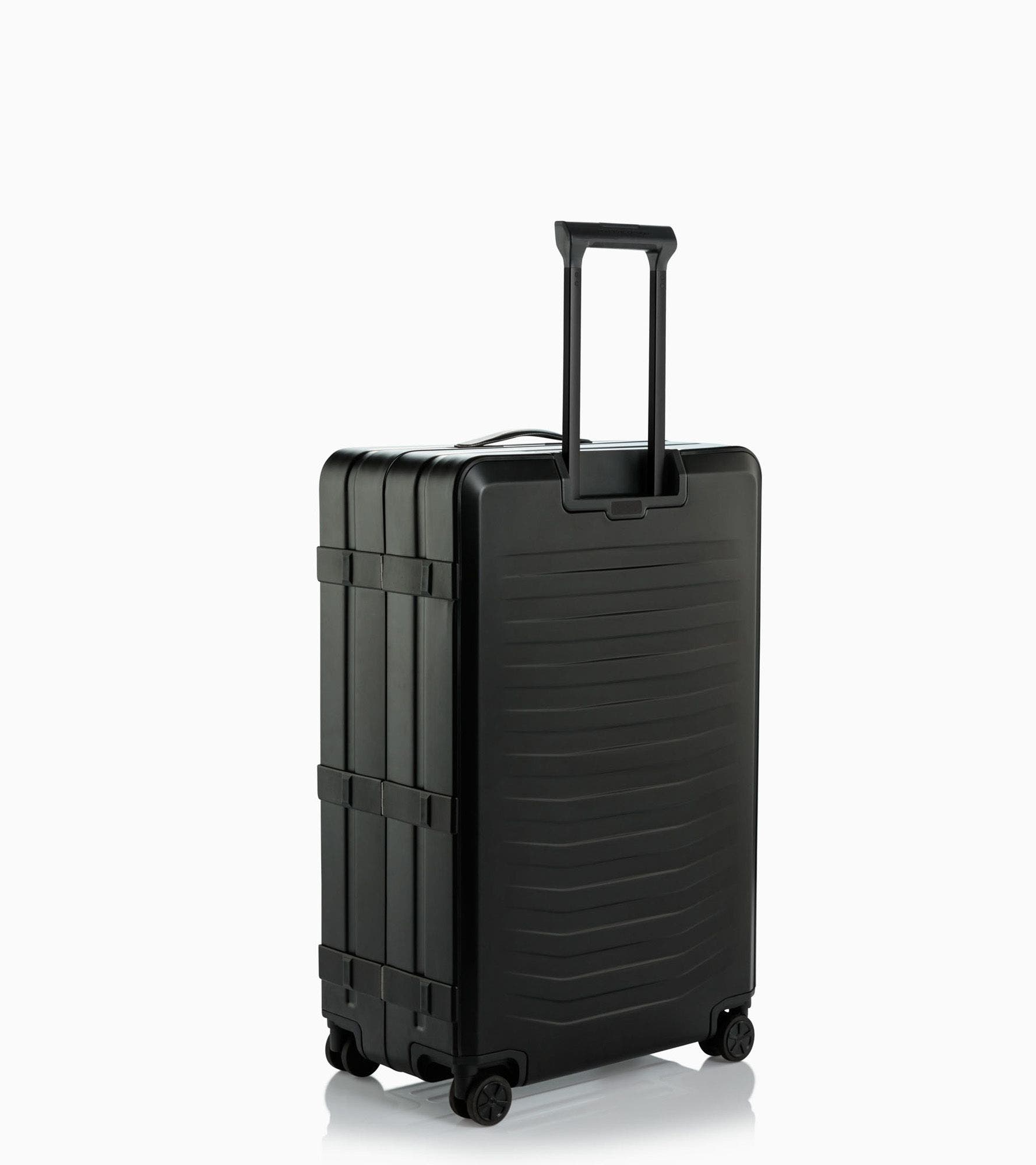 Porsche Design Roadster 31" Aluminum Spinner, Alternate, color, Black