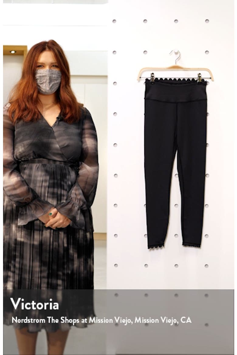 Scallop Active High Waist Leggings video