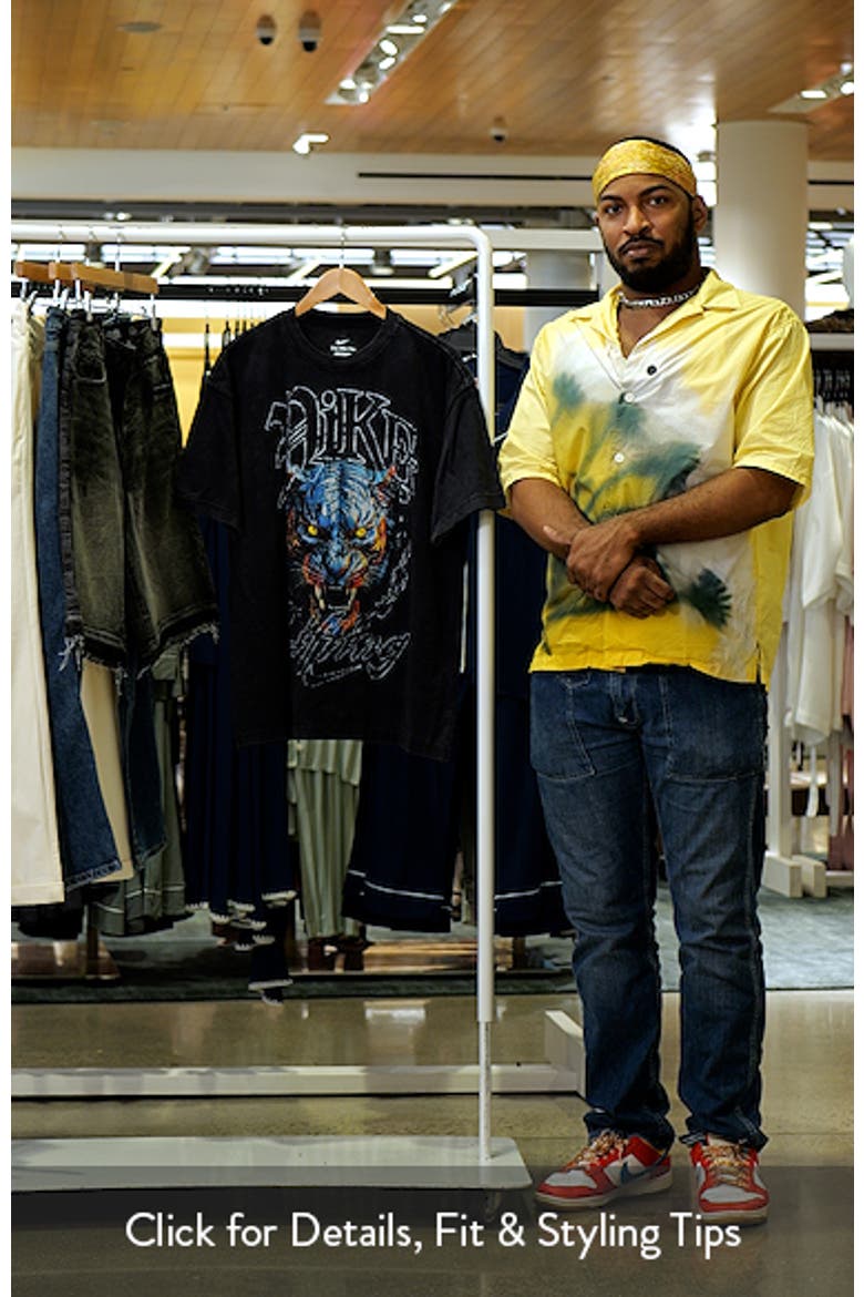Lifting Loose Graphic T-Shirt video