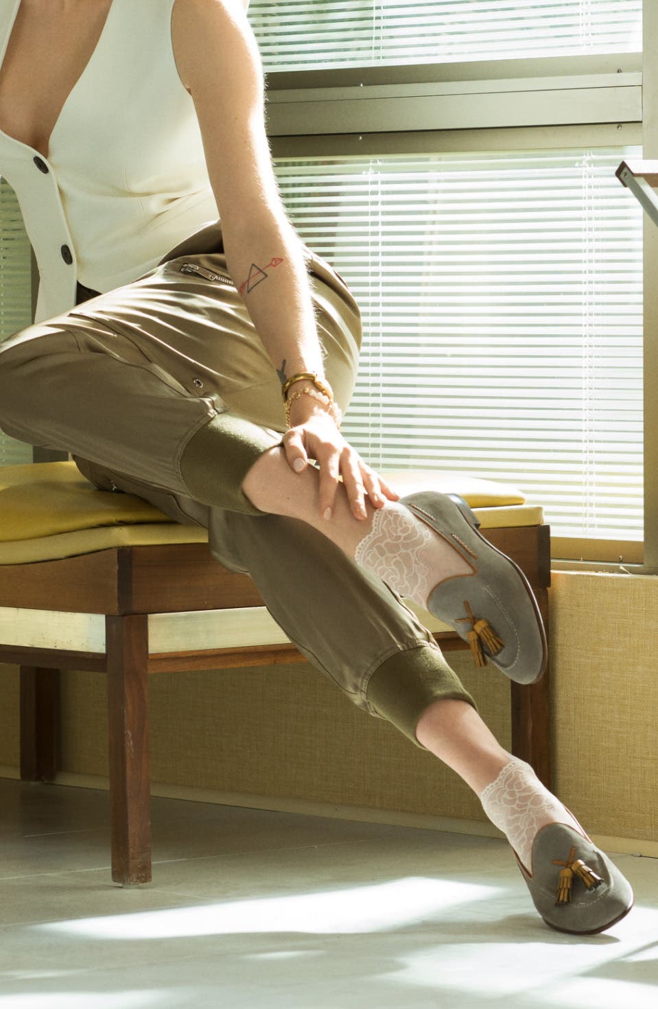 Magnanni Berenice Tassel Loafer, Alternate, color, Taupe