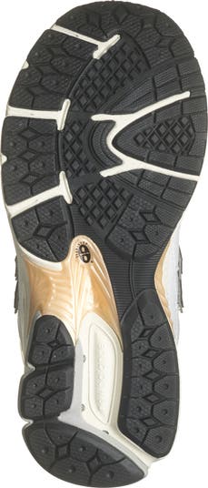 Kids' 2002R Sneaker