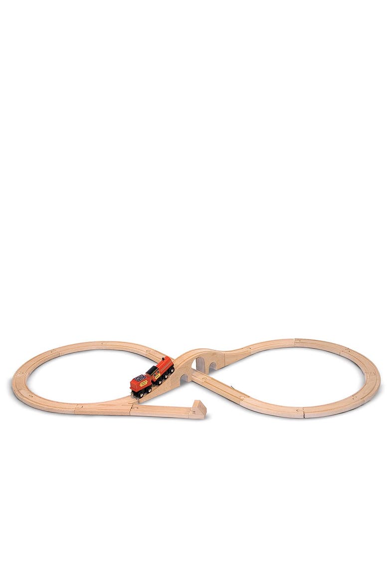 Figure-8 Train Set, Main, color, 000