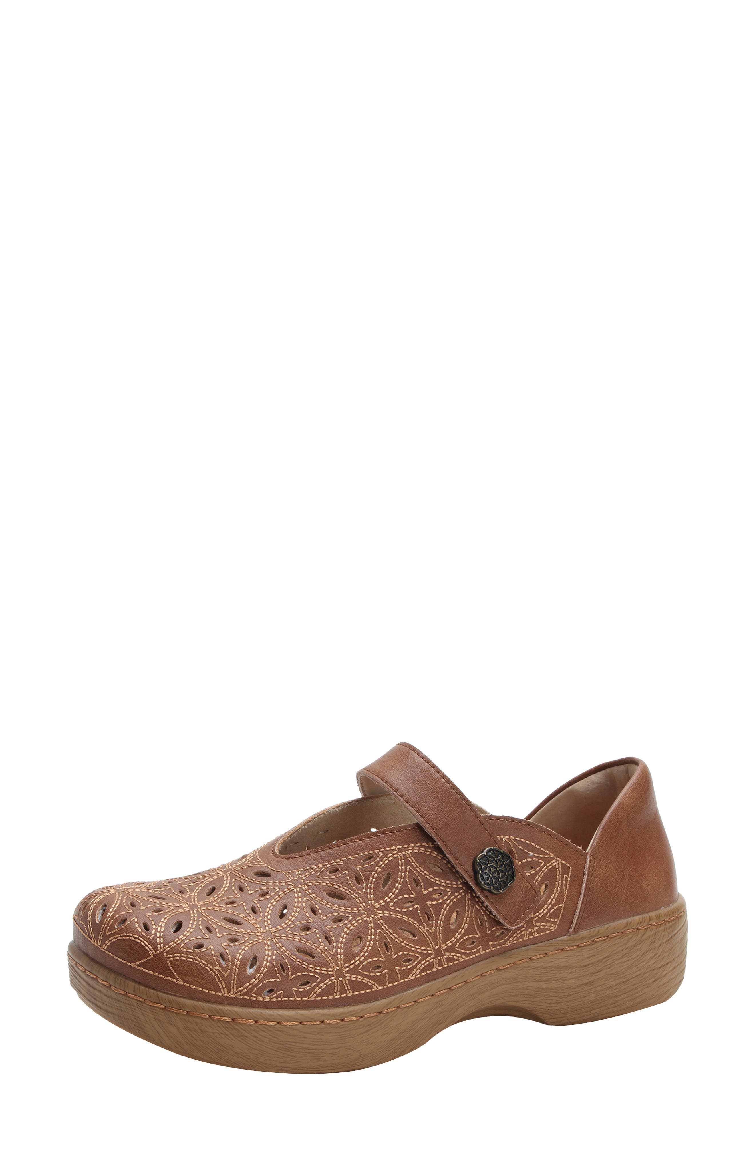 Opheliah Clog, Alternate, color, WORN COGNAC BREEZE