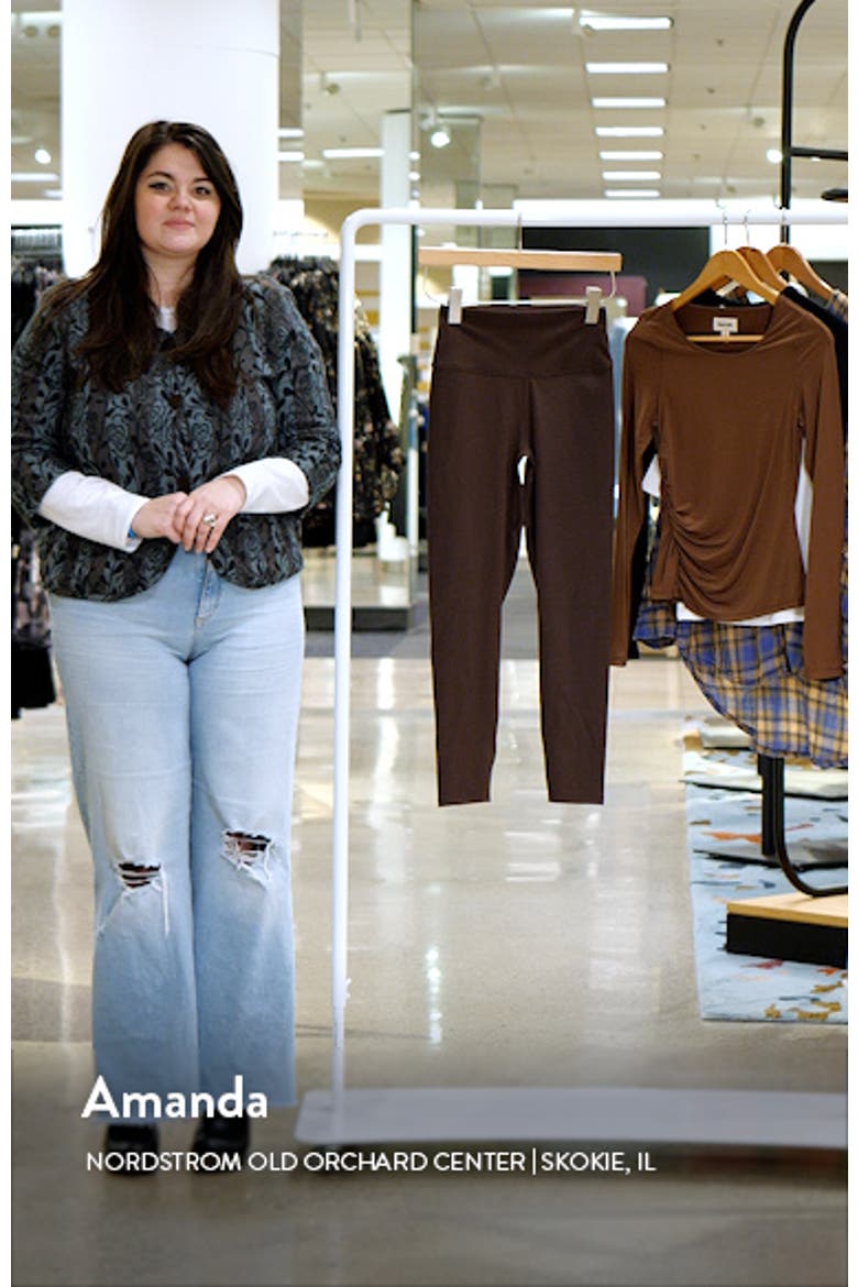 FreeSoft™ High Rise 25-Inch Leggings video