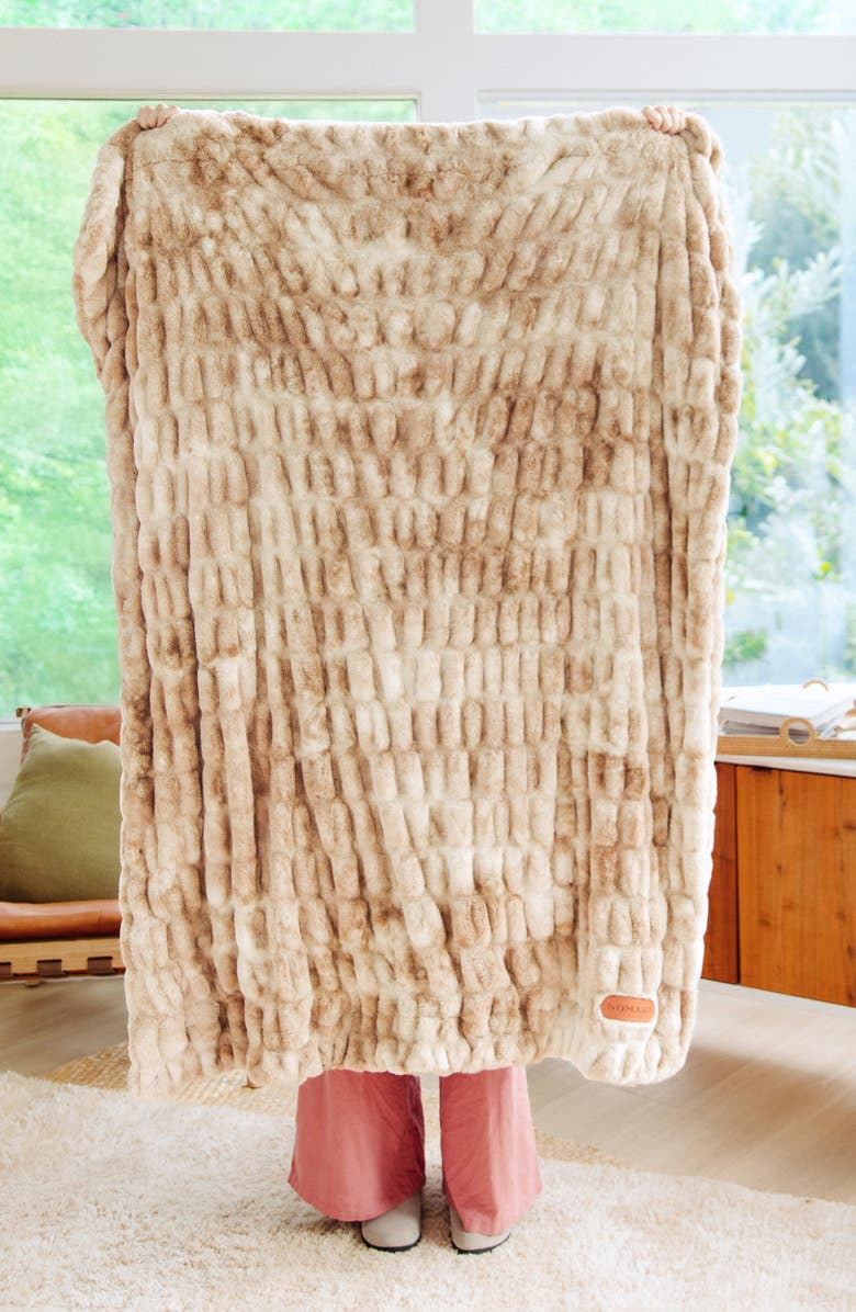 Little Giraffe Cloudscape Throw Blanket, Alternate, color, Driftwood/ Ivory