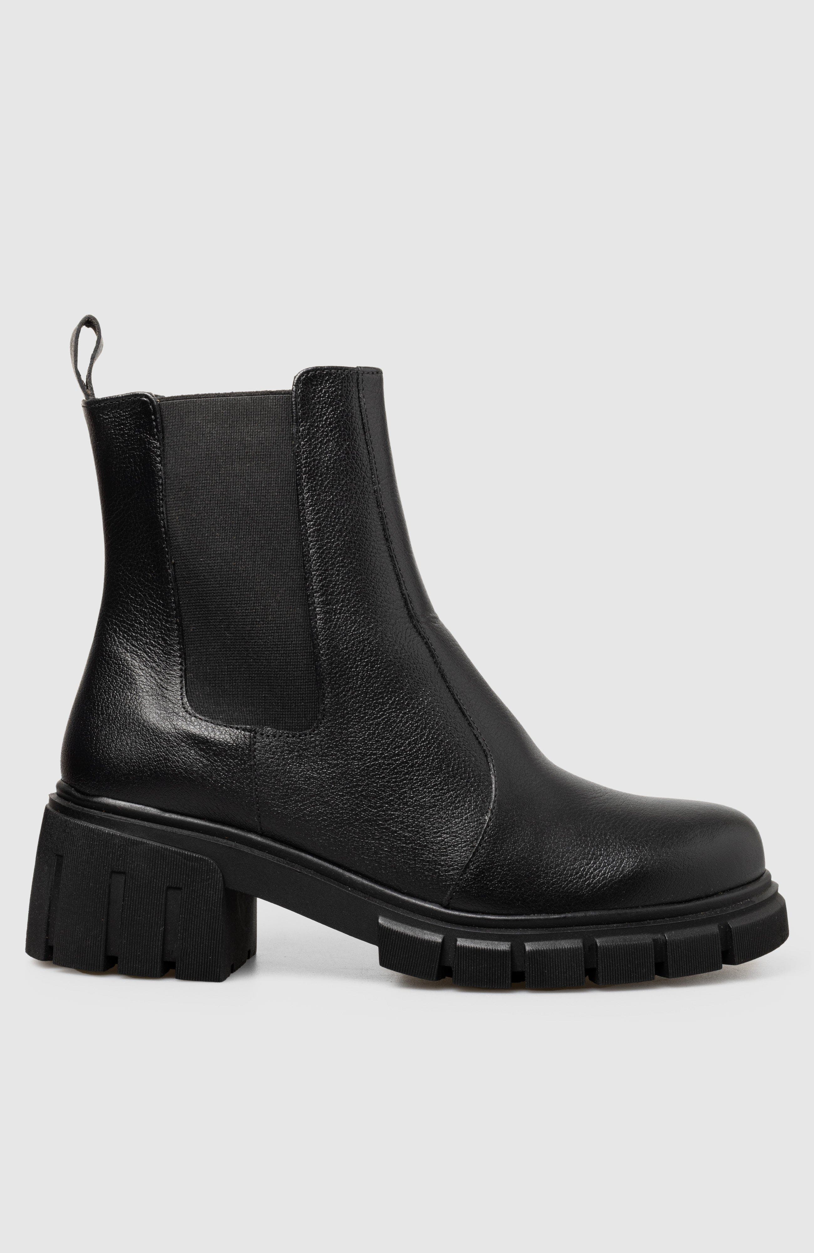 Eje Chelsea Bootie, Alternate, color, Black
