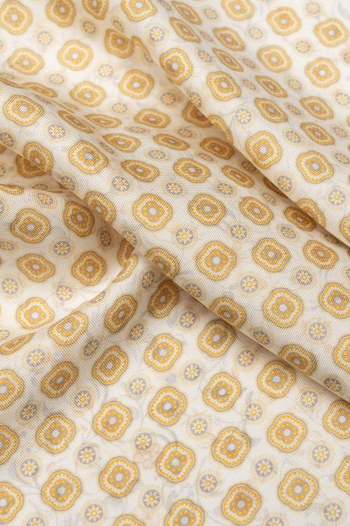 Elizabetta Italo In Yellow