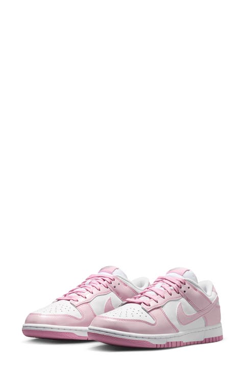 Dunk Low SE Basketball Sneaker