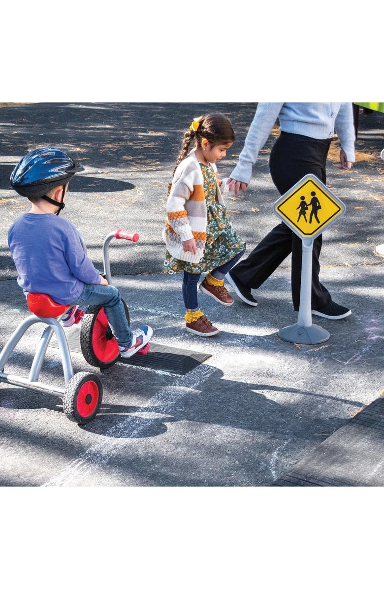 Kaplan Early Learning Company Jumbo Traffic Signs - Set of 6, Alternate, color, Multicolored