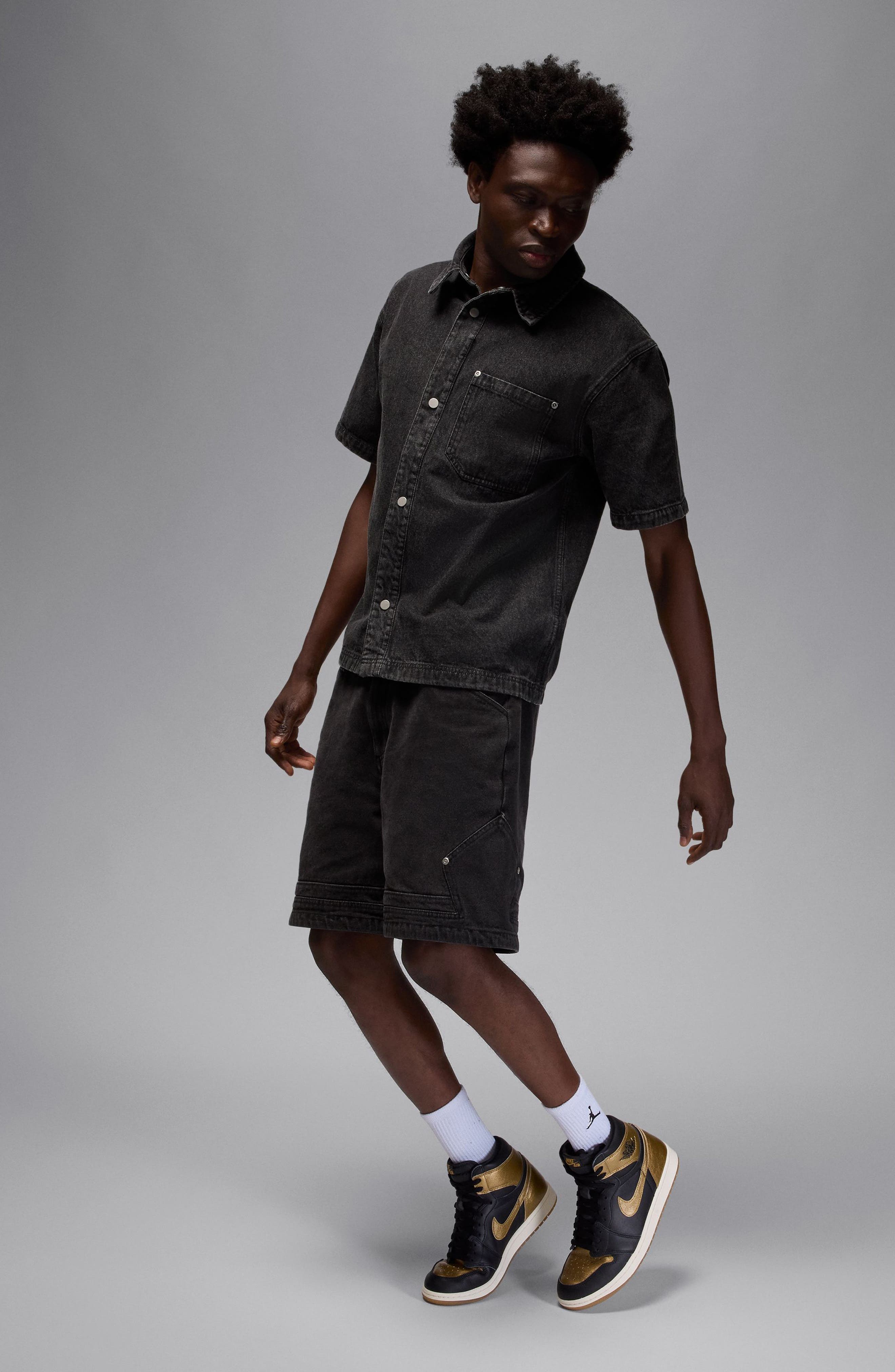 Jordan Air Jordan 1 Retro High Top Basketball Sneaker, Alternate, color, Black/ Metallic Gold/ Sail