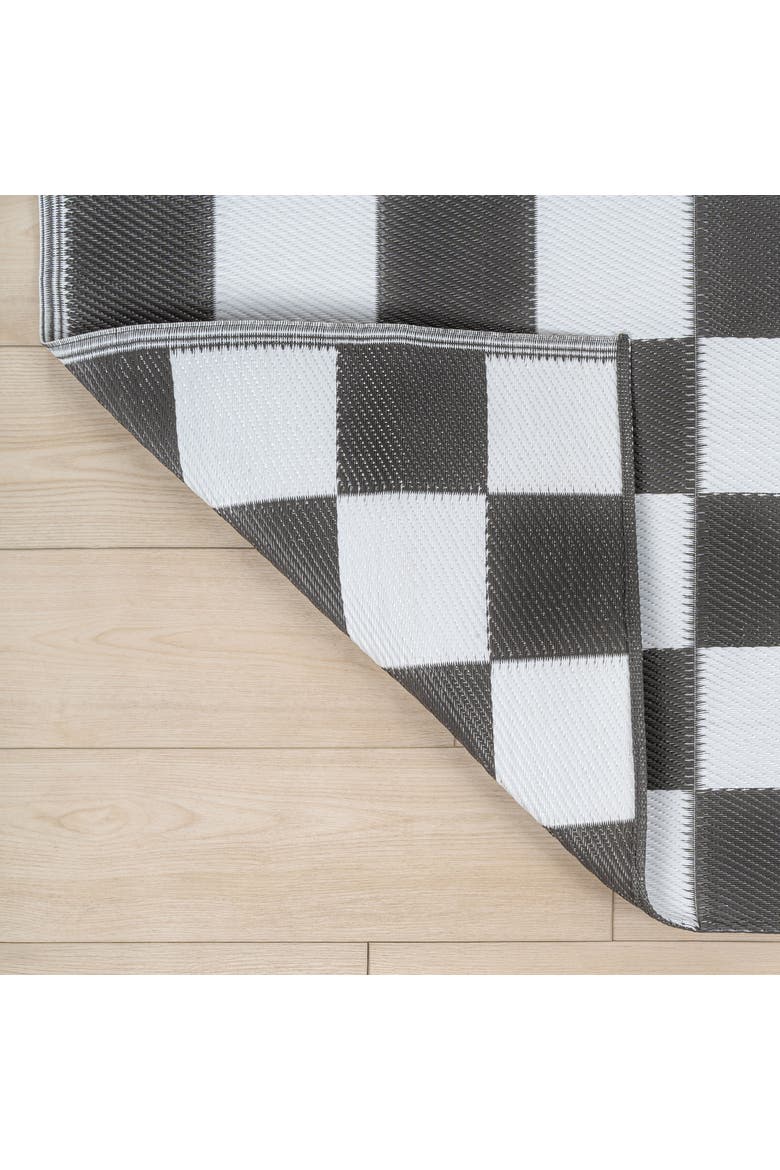 Bishop Geometric Checker Foldable Waterproof Reversible Plastic Straw Outdoor Rug, Alternate, color, Gray/White