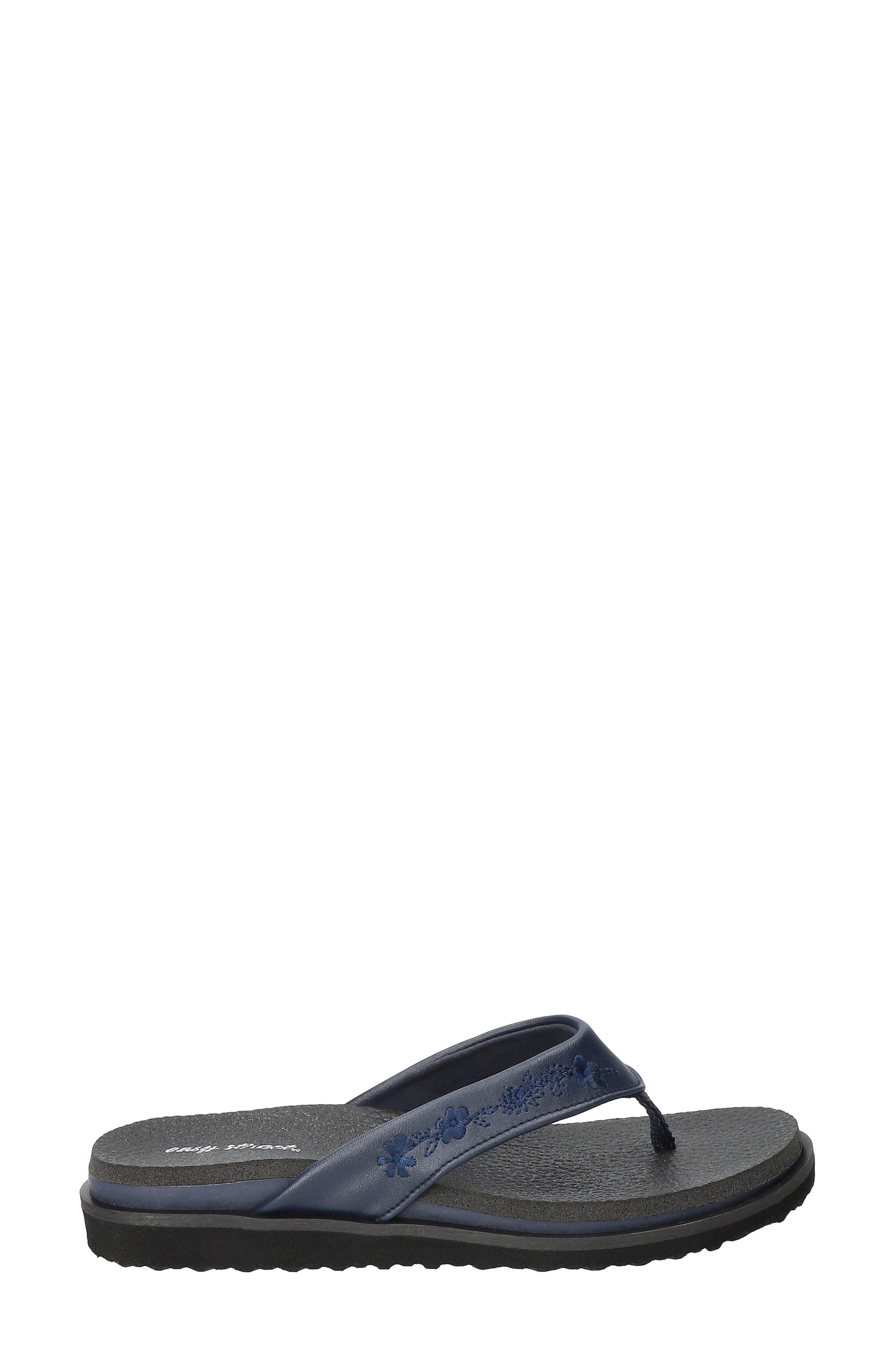 Wanderlust Thong Sandal, Alternate, color, NAVY