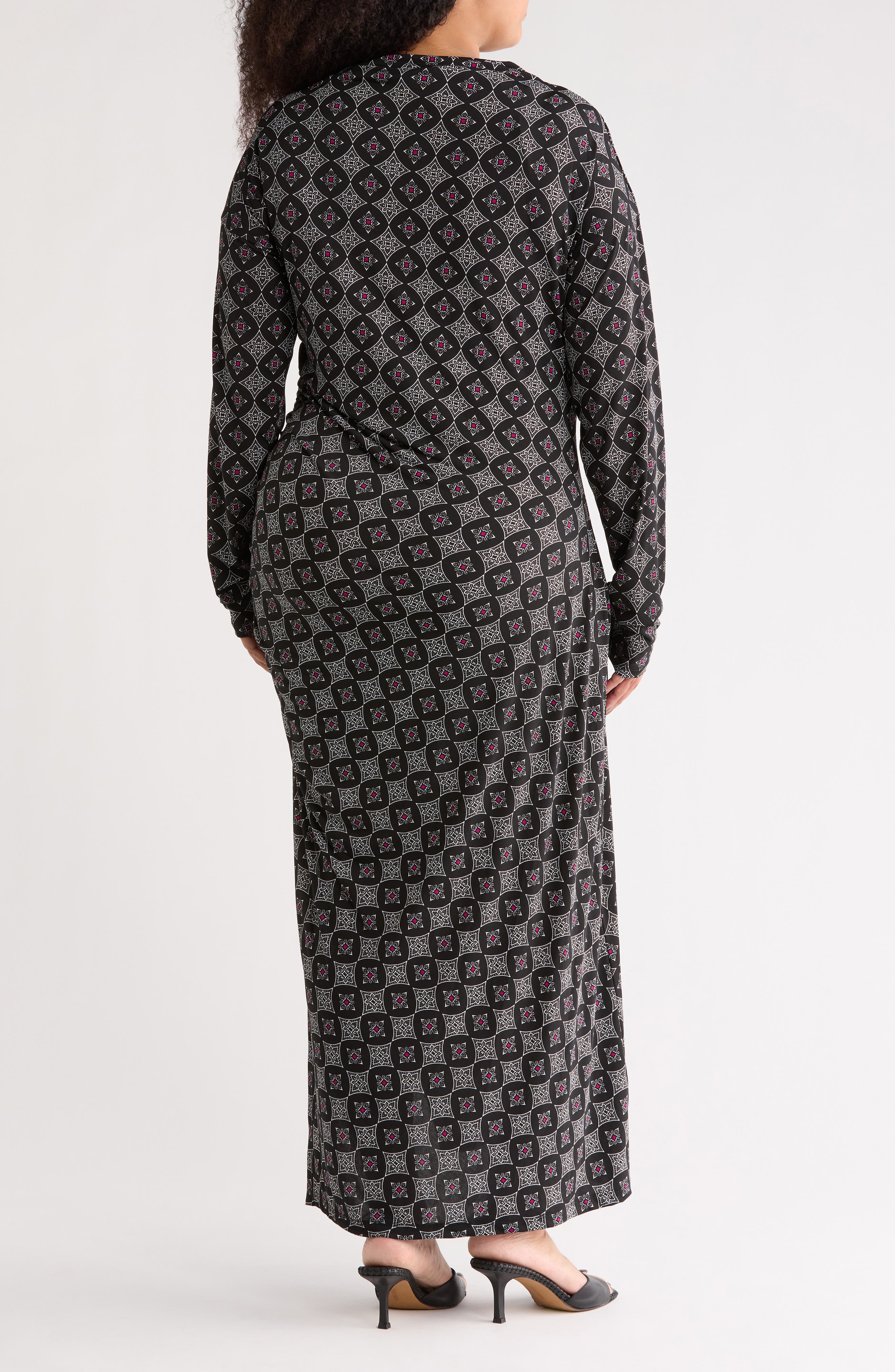 Long Sleeve Geo Ruched Midi Dress - image 2