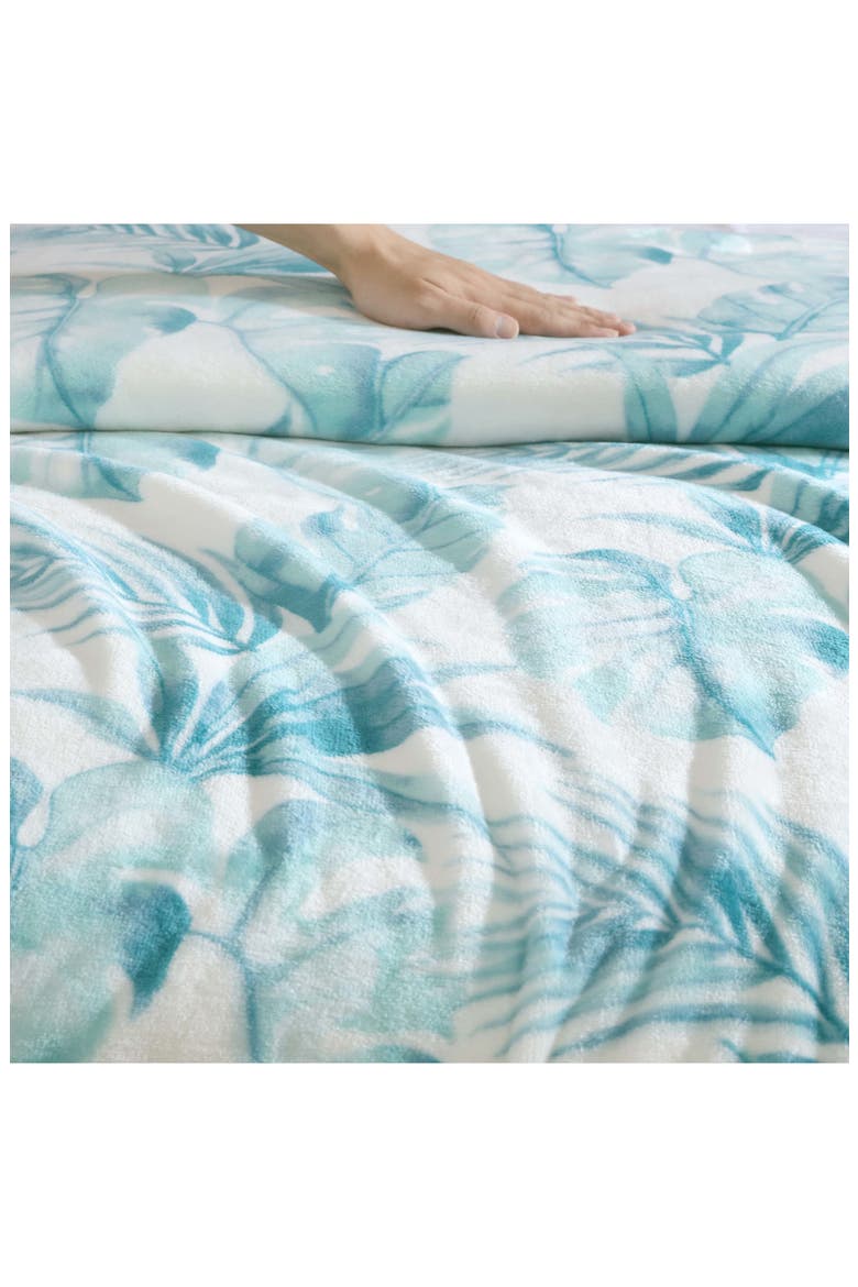 Waimea Bay Throw Blanket, Alternate, color, GREEN