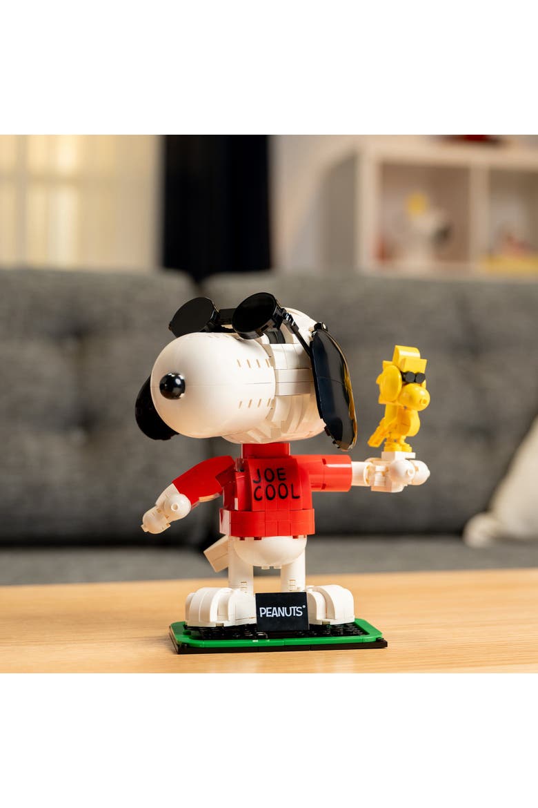 Peanuts Joe Cool Building Set, Alternate, color, Red