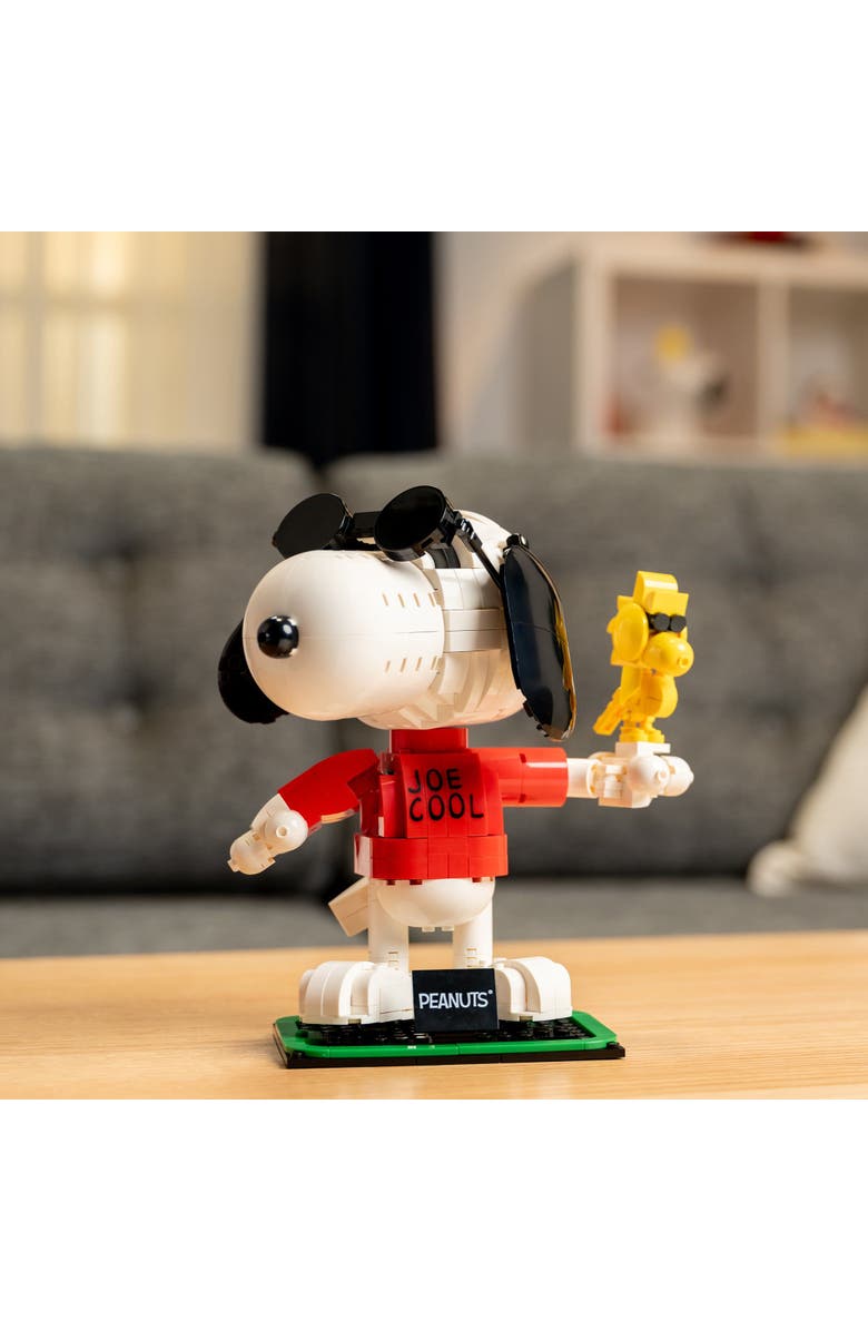 Brickcraft Peanuts Joe Cool Building Set, Alternate, color, Red