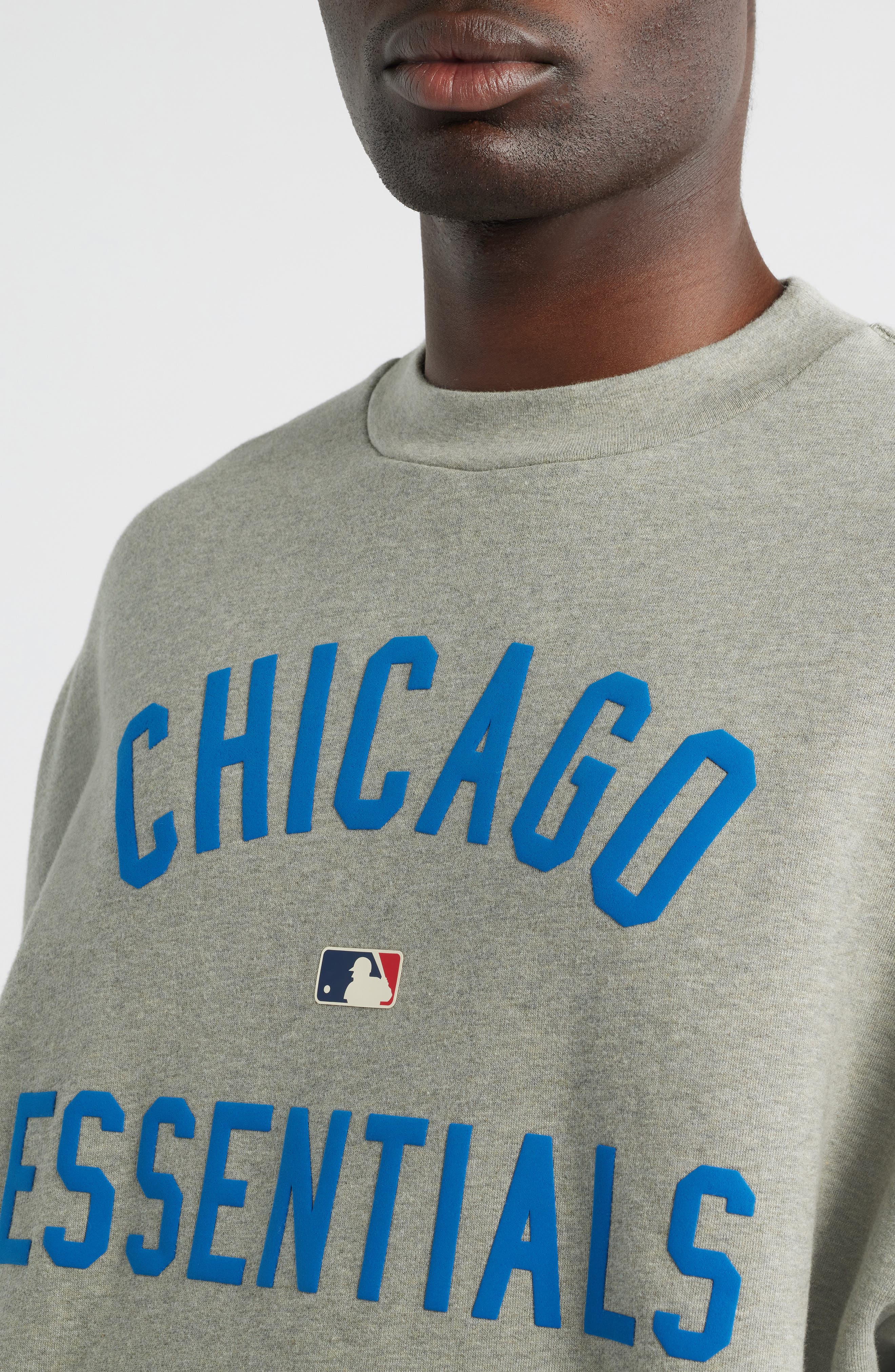 MLB Cubs Sport Fit Cotton Graphic Crewneck Sweatshirt (Men 