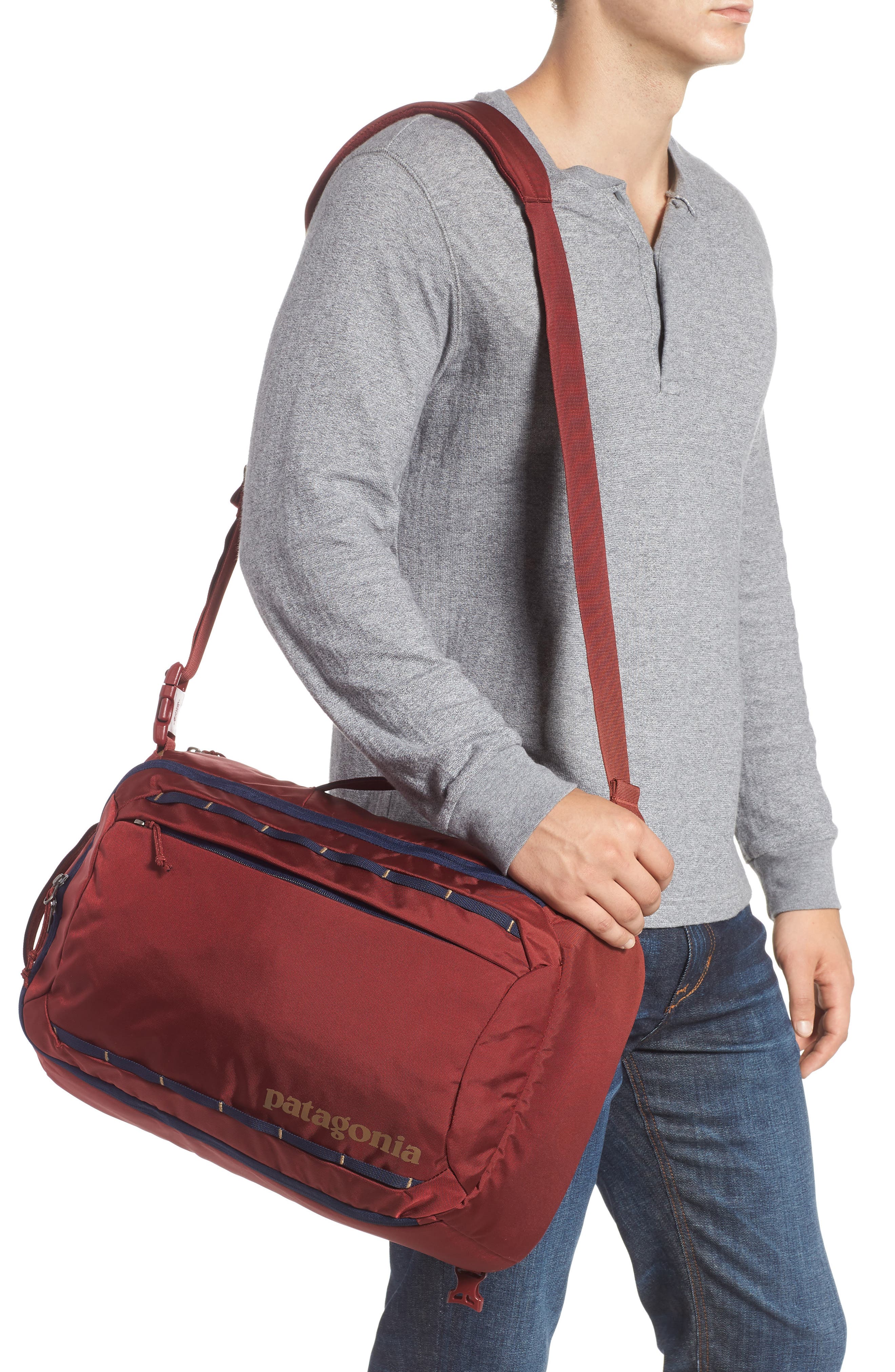 Tres 25-Liter Convertible Backpack, Alternate, color, OXIDE RED