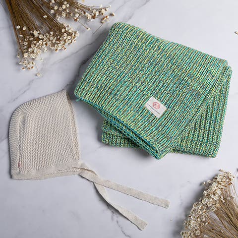 Bluewave baby blanket and bonnet set