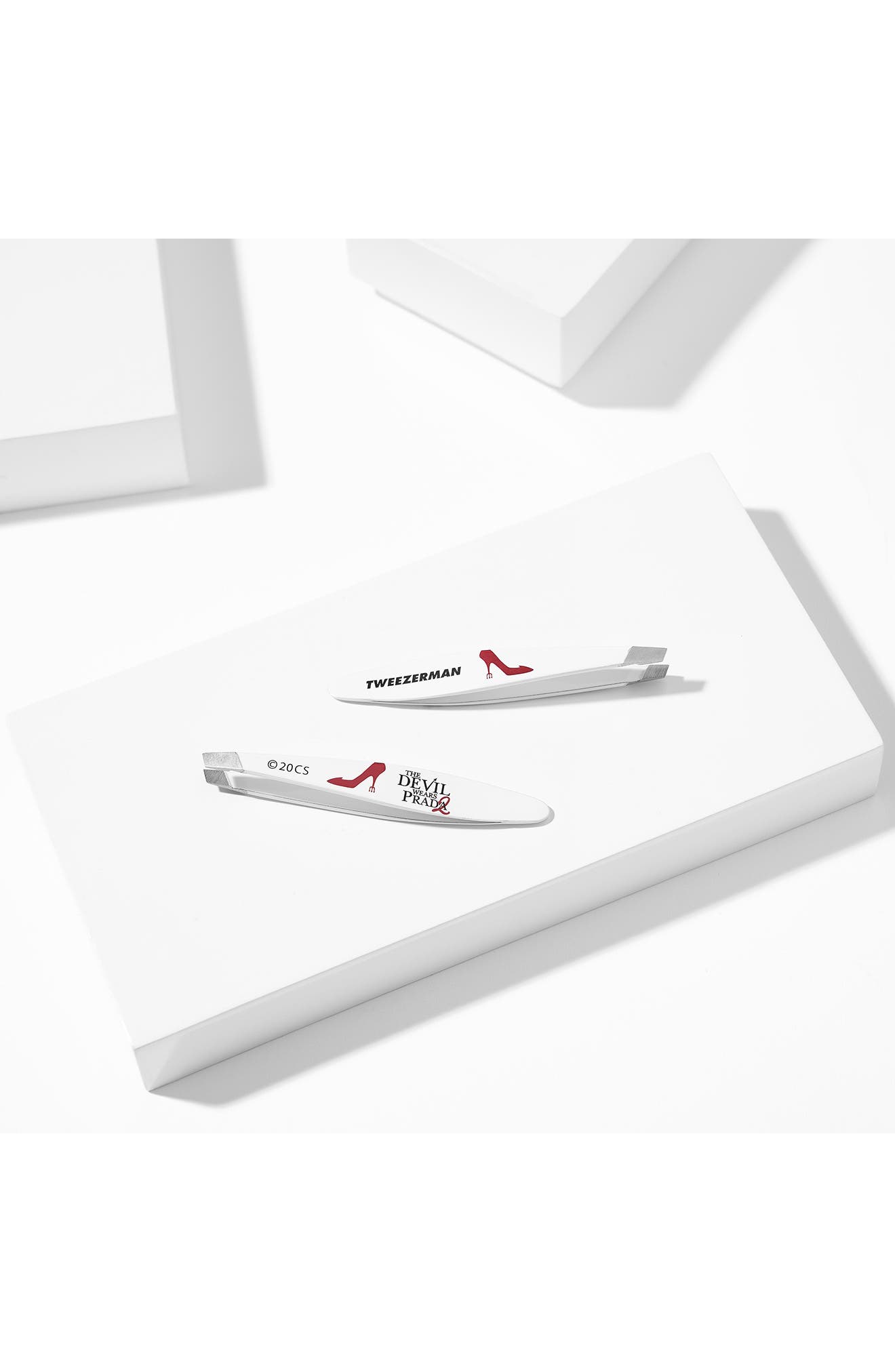 TWEEZERMAN x The Devil Wears Prada 2 Mini Slant Tweezer (Women