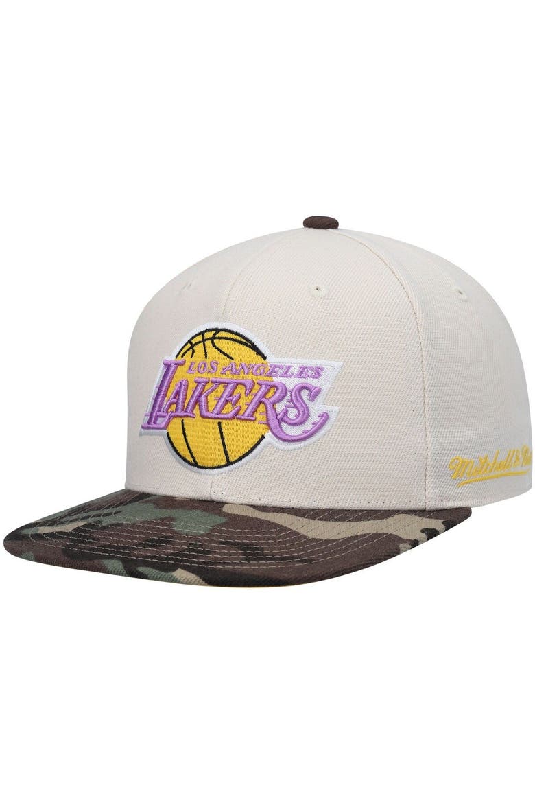 Men's Mitchell & Ness Cream Los Angeles Lakers Hardwood Classics 2010 NBA Finals Patch Off White Camo Fitted Hat, Alternate, color, Cream