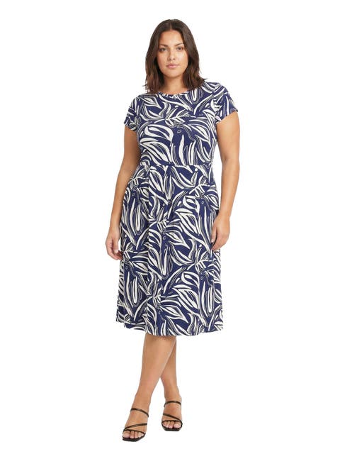 Curvy Essential Abstract Print Short Sleeve Boat Neck Pleated Pocket Fit & Flare Midi Dress