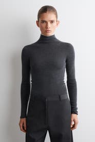 COS Seamless Merino Wool Turtleneck Long-Sleeved Top