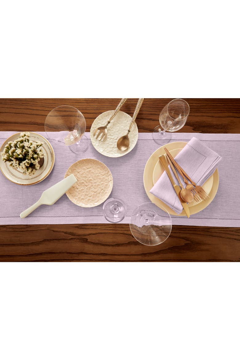 Linen Table Runner - Milan, Alternate, color, Bubblegum Pink
