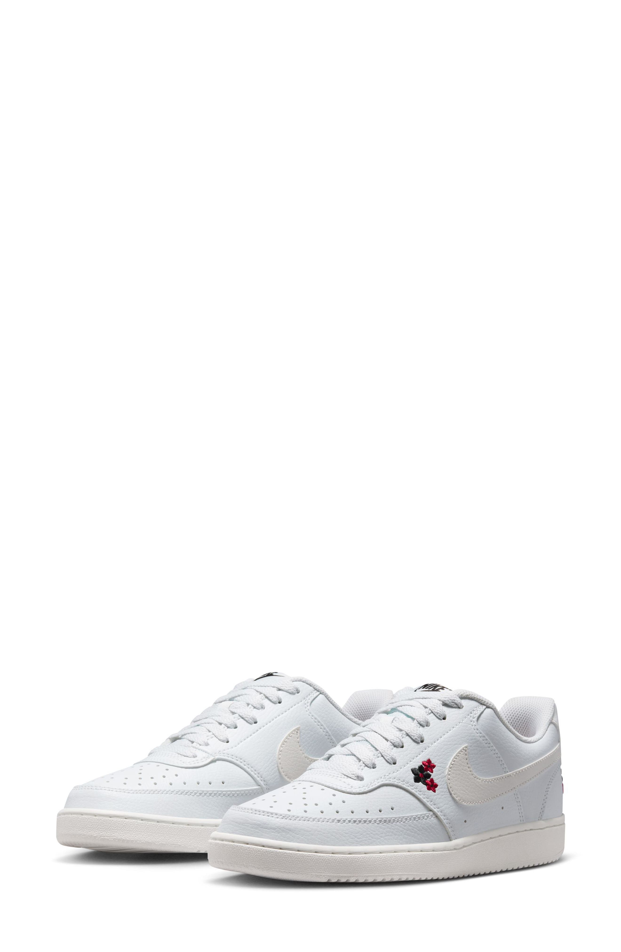 Court Vision Low Sneaker