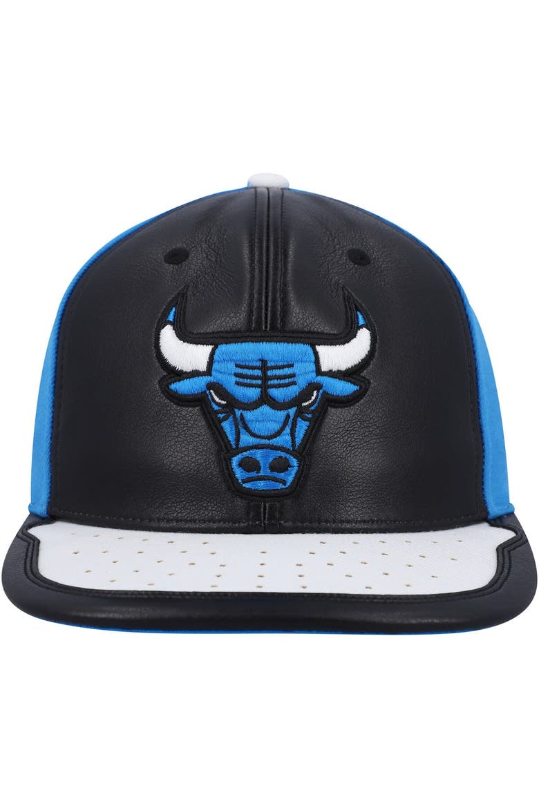 Men's Mitchell & Ness Black/White Chicago Bulls Day One Snapback Hat, Alternate, color, Black