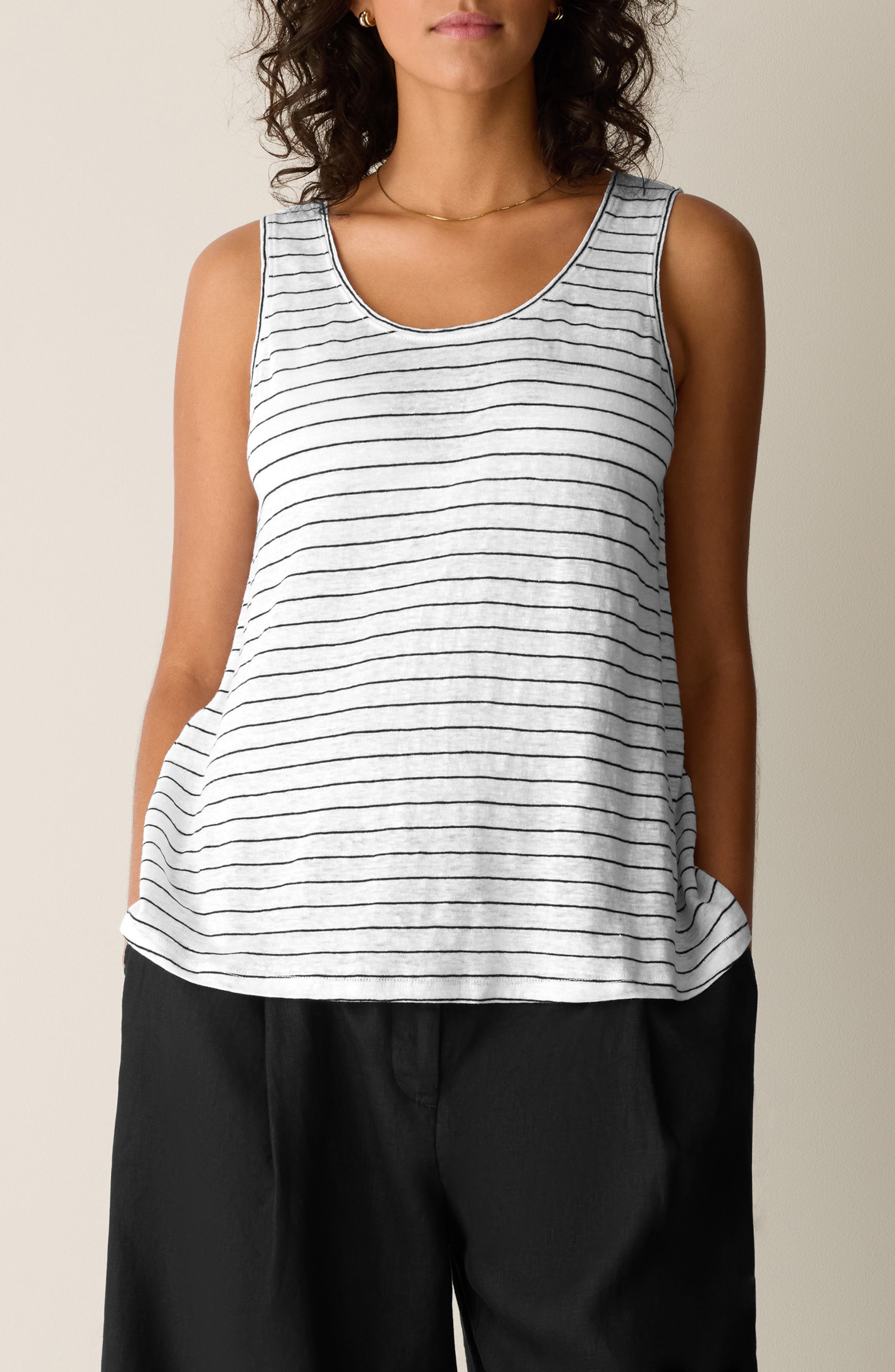 selected WHITE/ BLACK