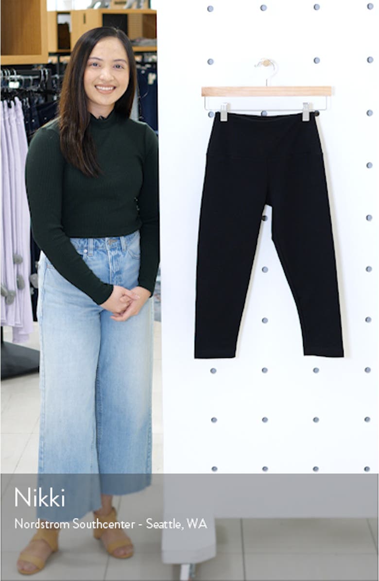 ́ Control Top High Waist Capris, sales video thumbnail